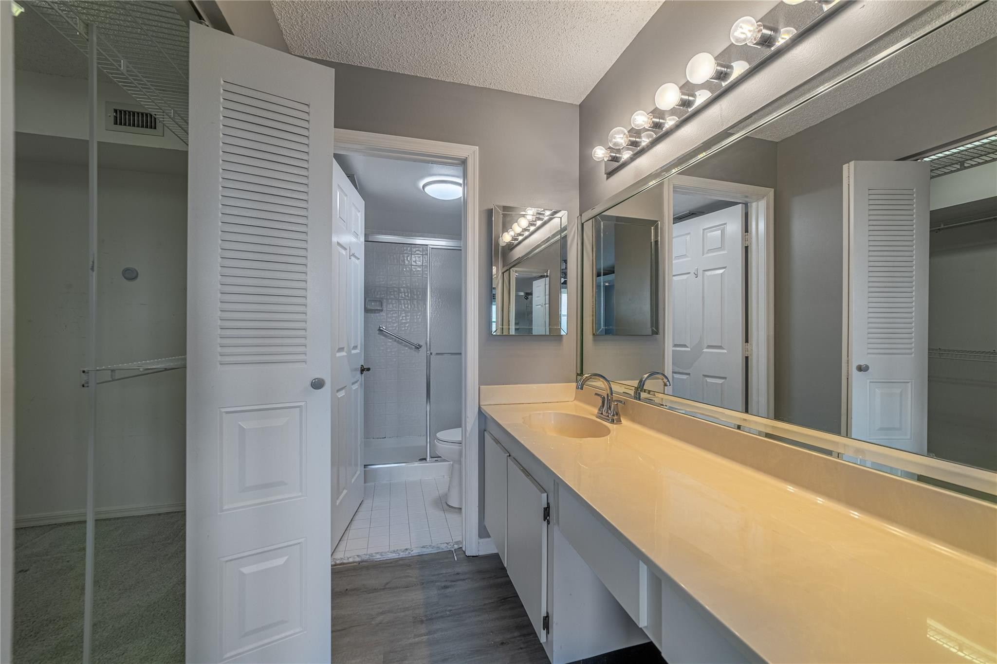 SUNRISE LAKES IV - Residential