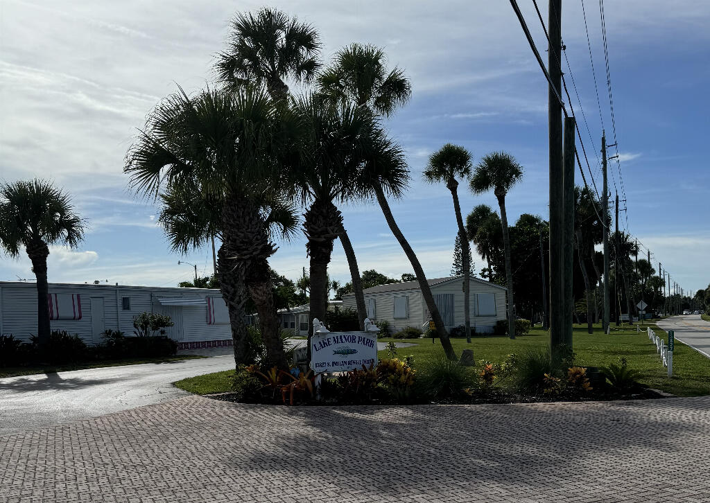 Lake Manor is a well-kept mobile home community with wonderful residence and activities as well as the best kept secret & fun city along the intercostal! !