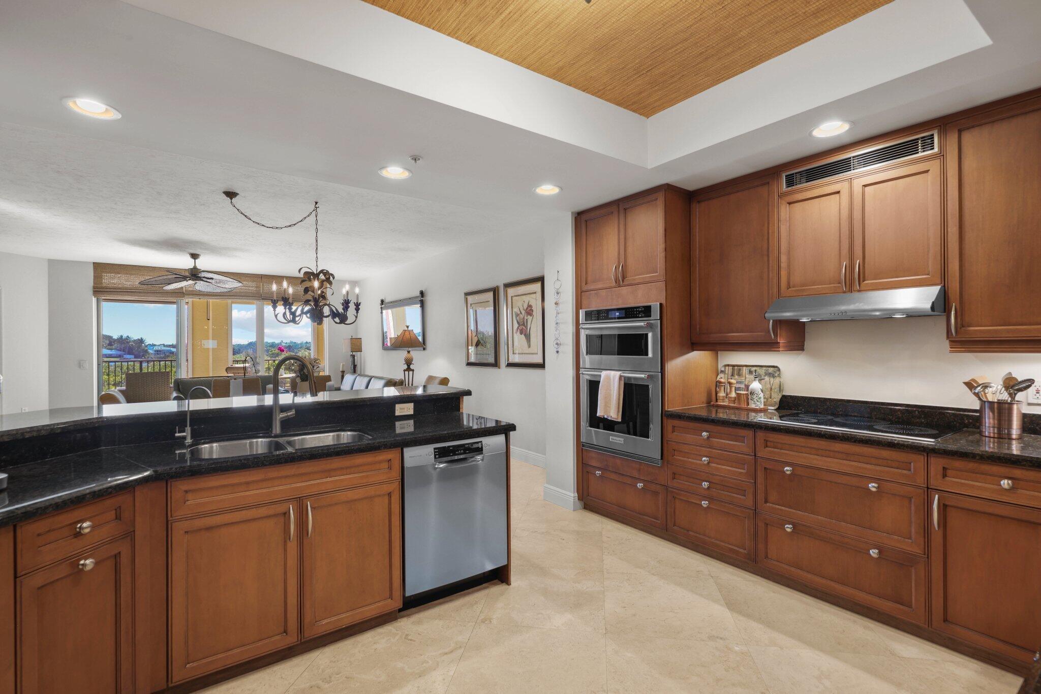 ADMIRAL AT JUPITER YACHT CLUB CONDO - Residential Lease