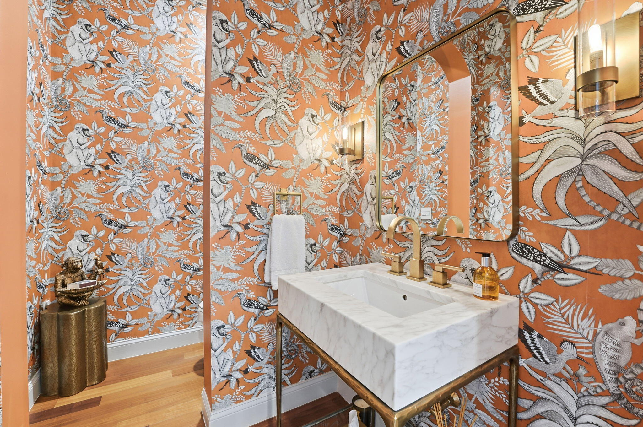 SATURNIA - Residential Lease