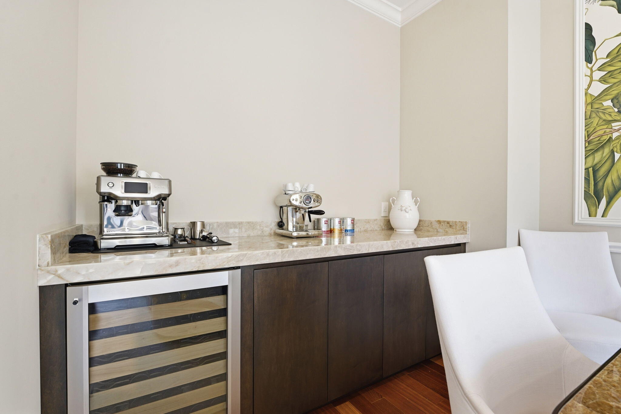 SATURNIA - Residential Lease