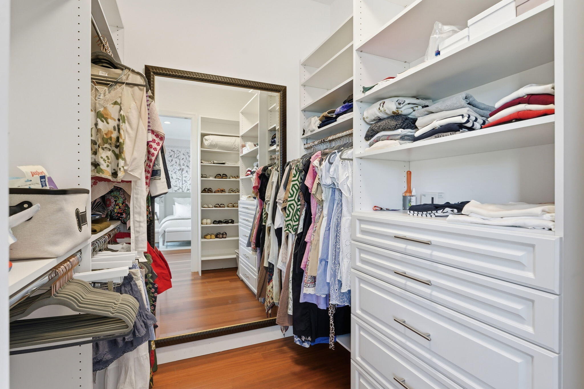 SATURNIA - Residential Lease