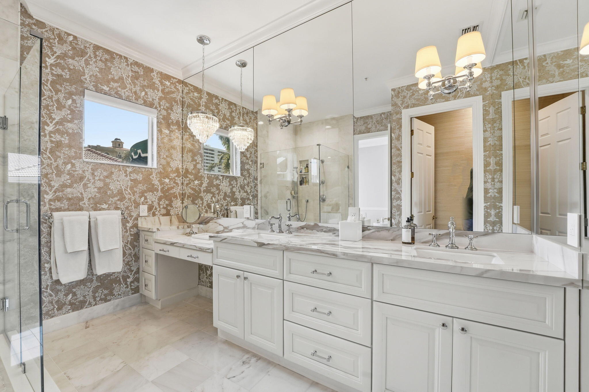 SATURNIA - Residential Lease