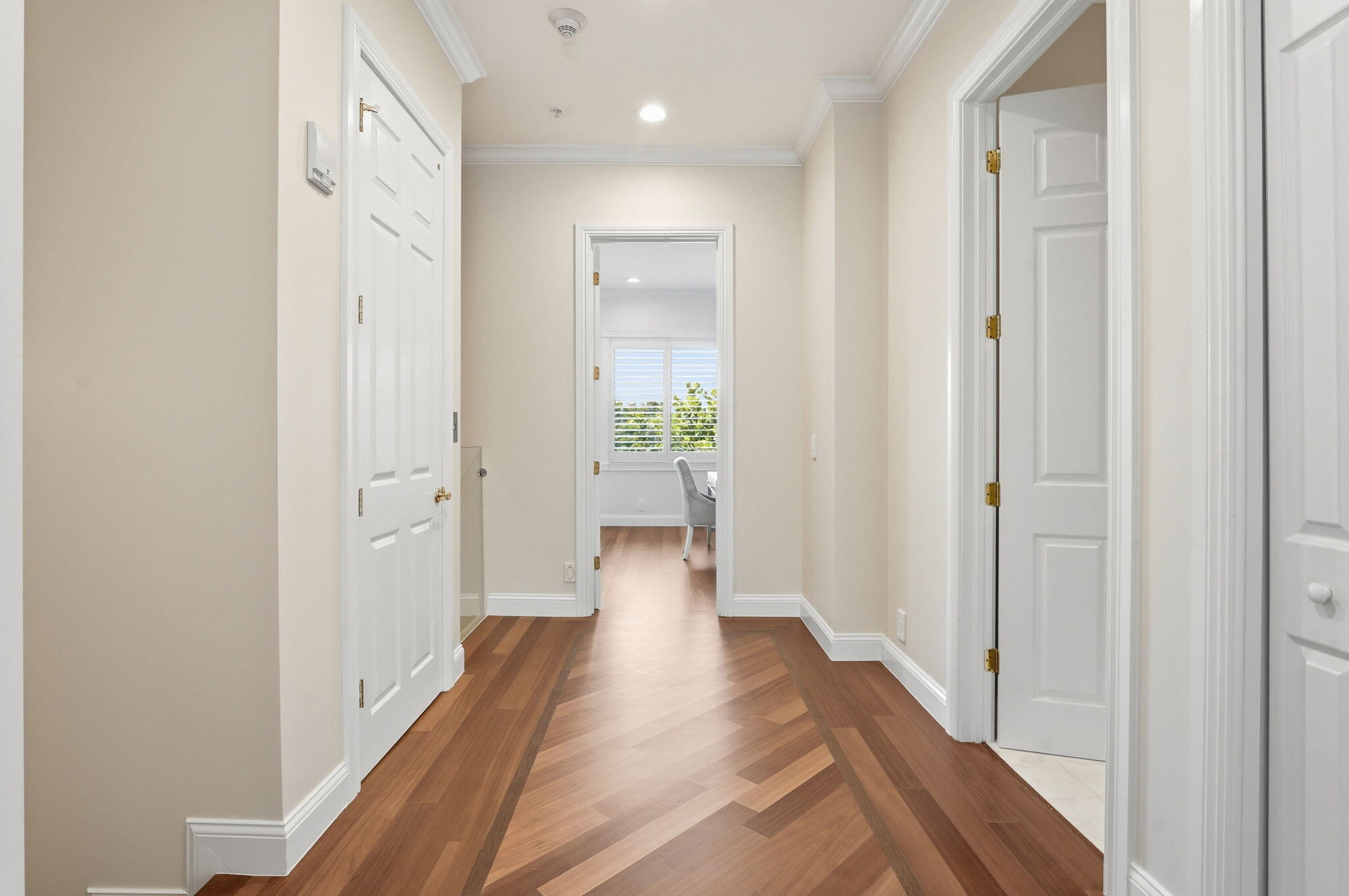 SATURNIA - Residential Lease
