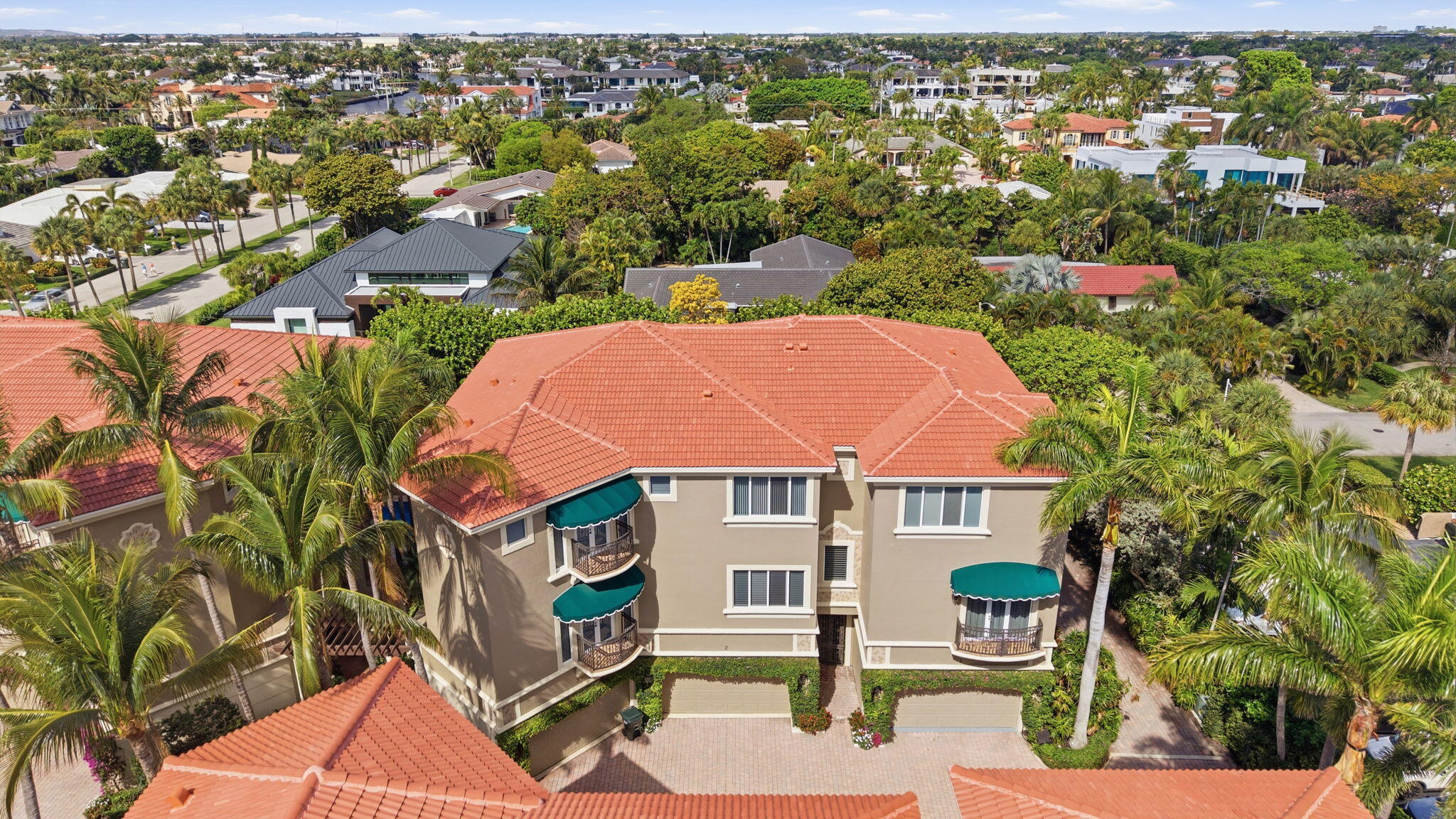 SATURNIA - Residential Lease