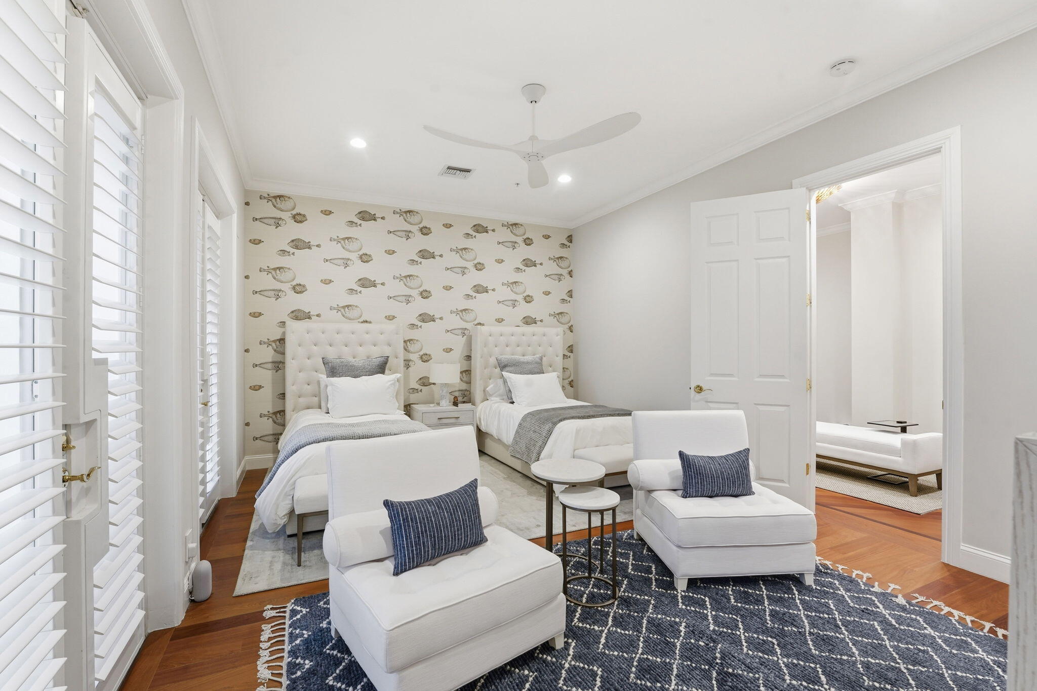 SATURNIA - Residential Lease