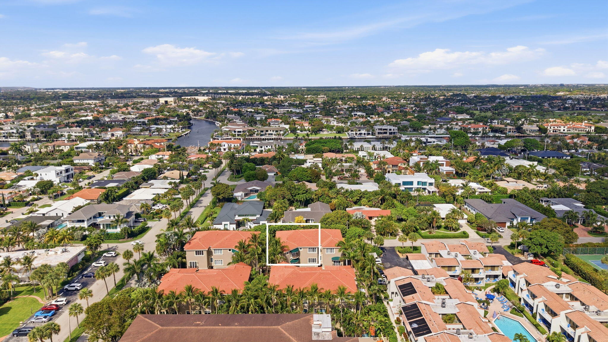 SATURNIA - Residential Lease
