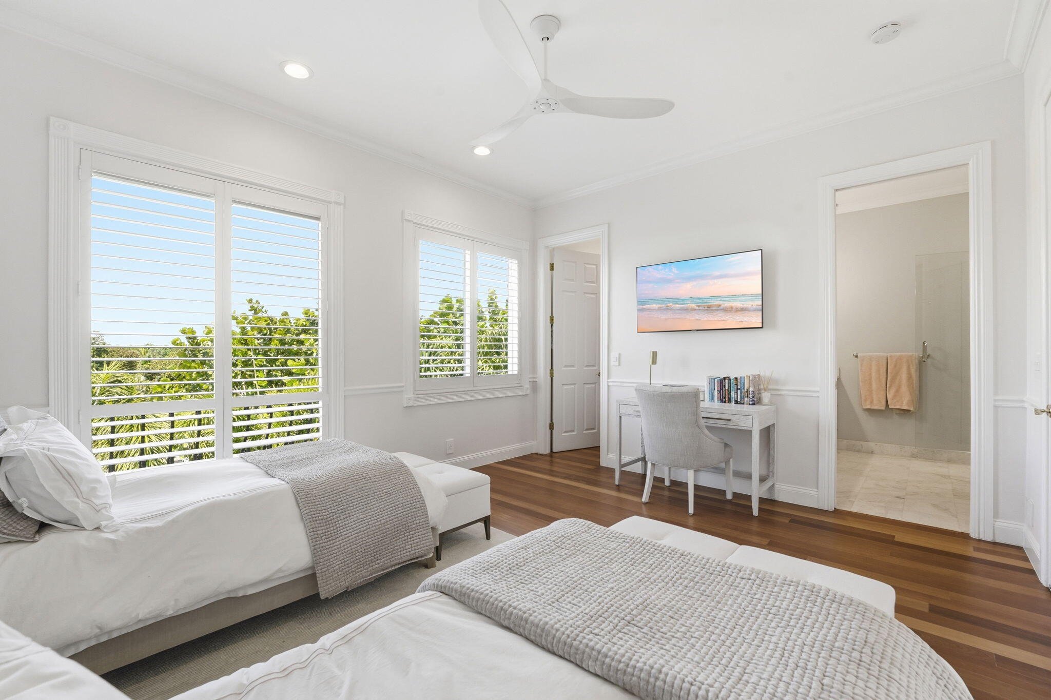 SATURNIA - Residential Lease