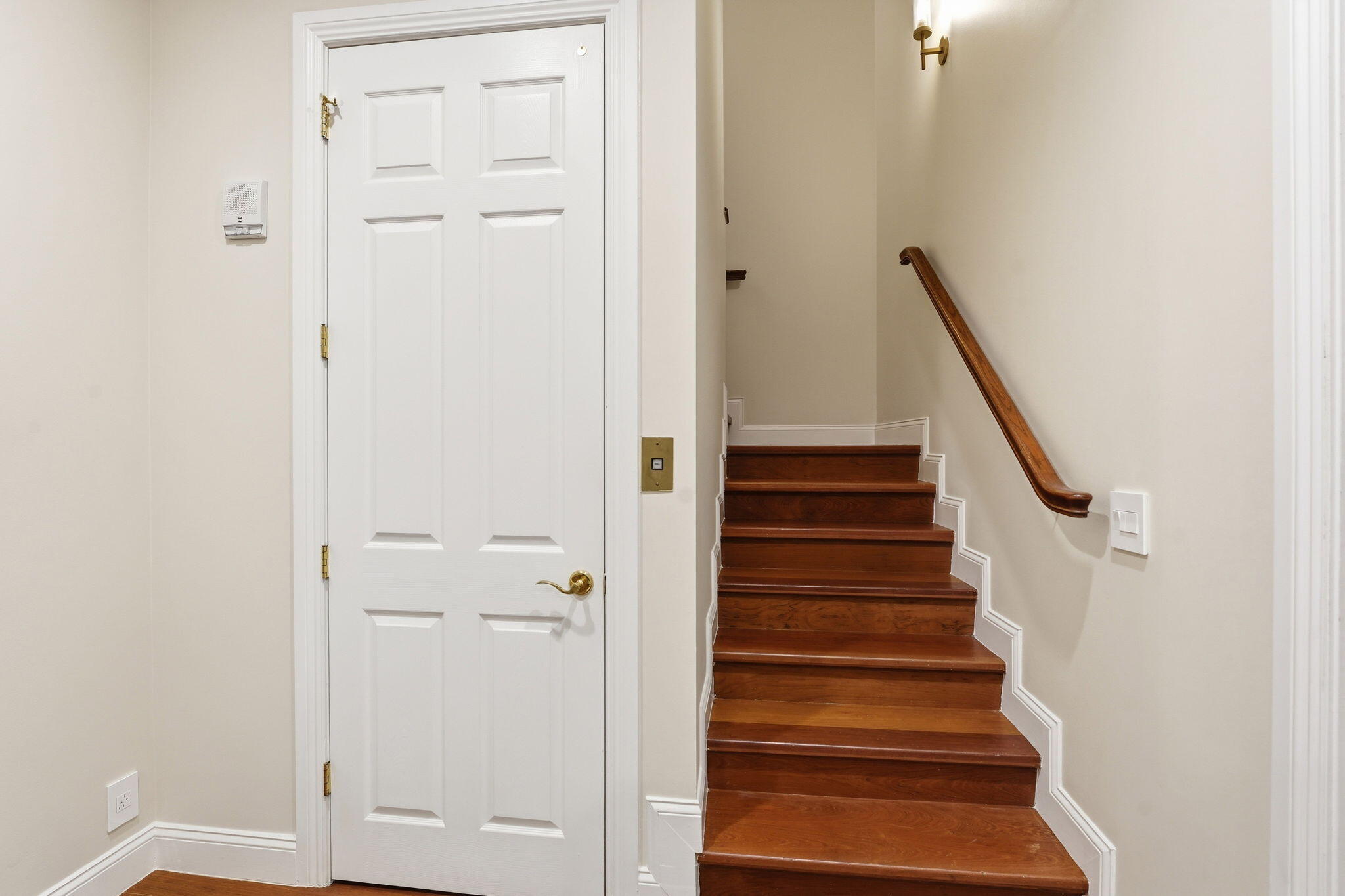 SATURNIA - Residential Lease