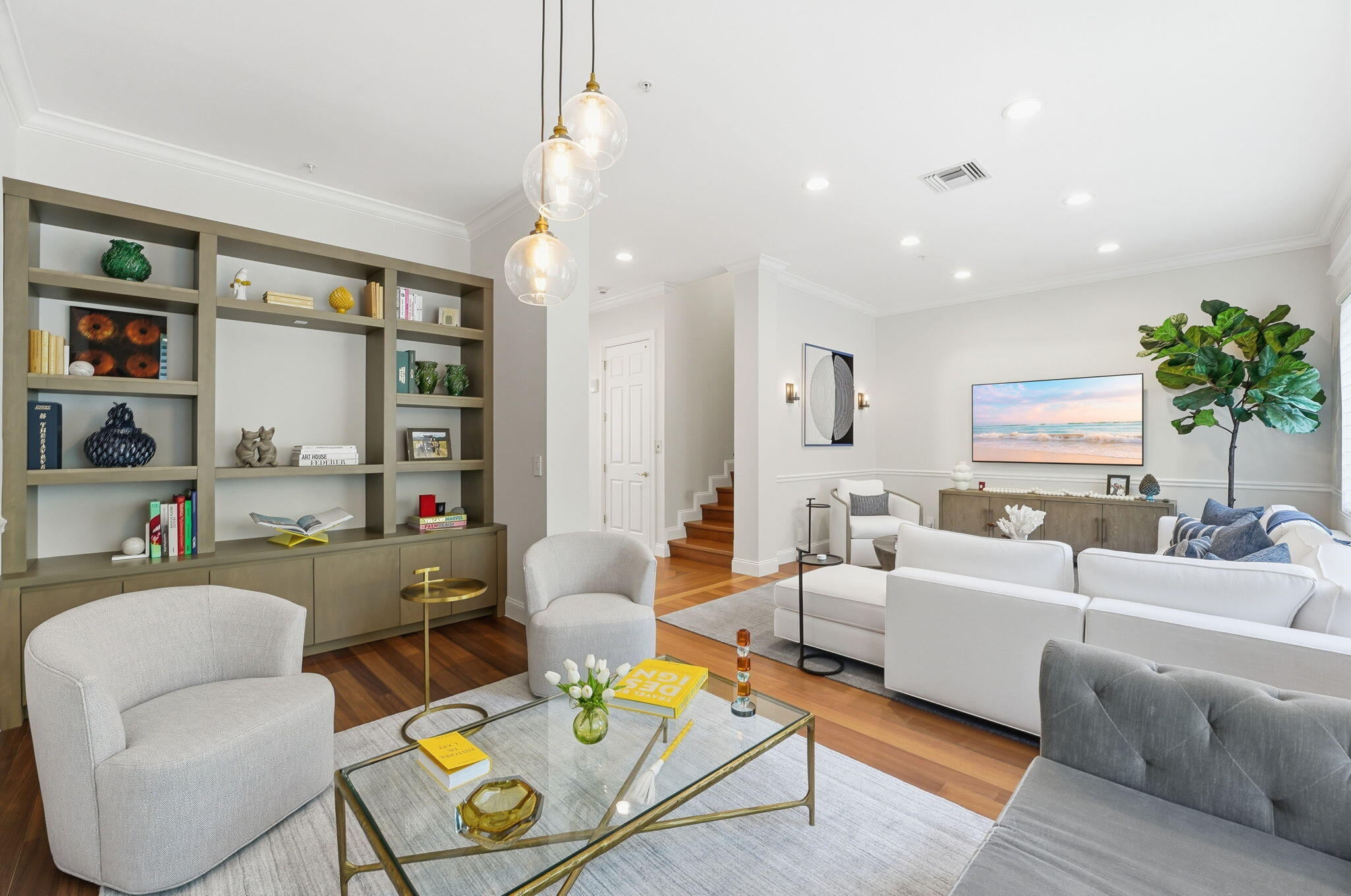 SATURNIA - Residential Lease