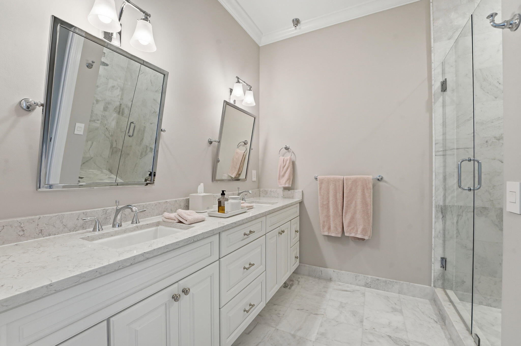 SATURNIA - Residential Lease