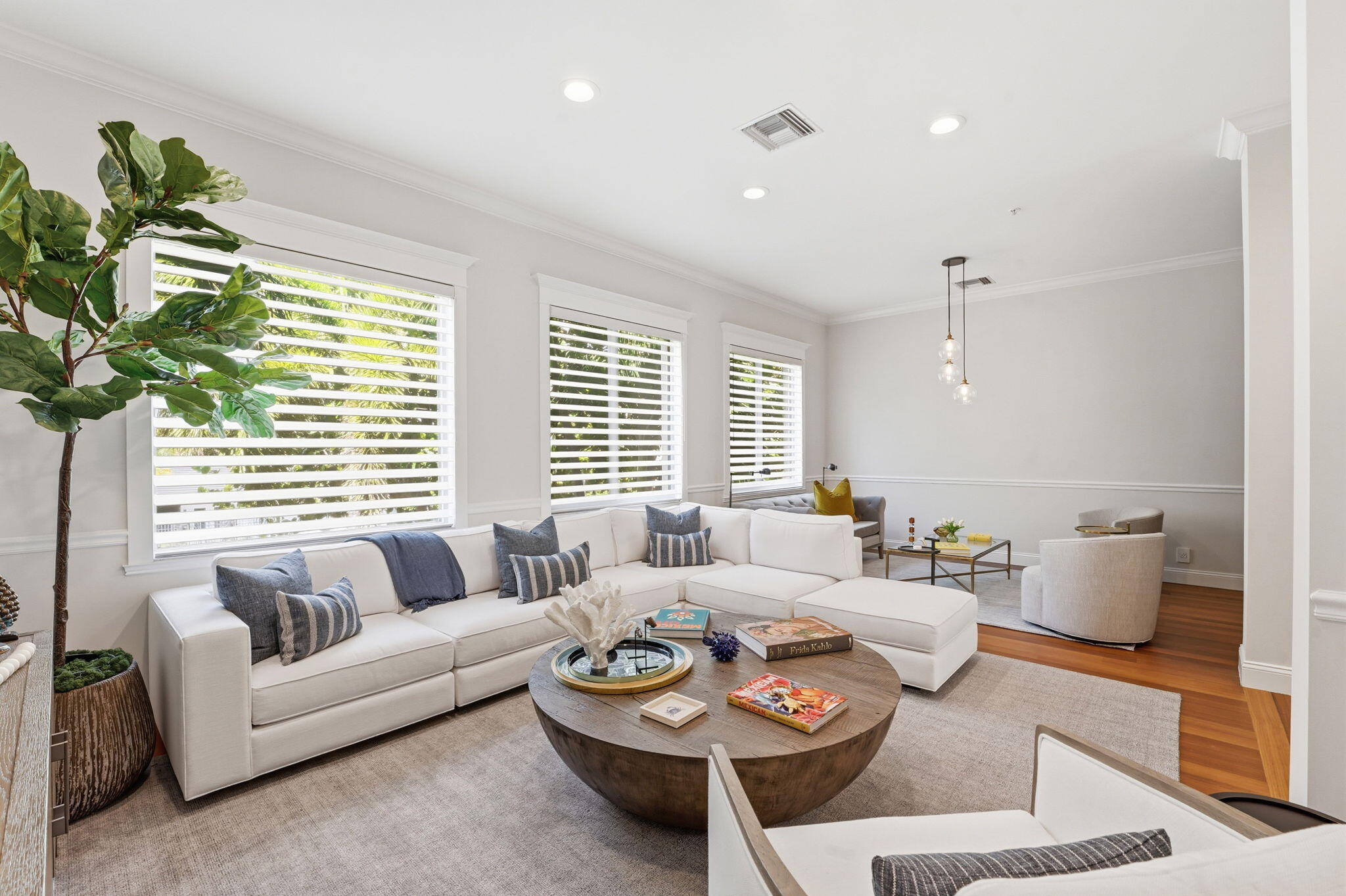 SATURNIA - Residential Lease