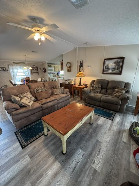 WHISPERING CREEK - Residential