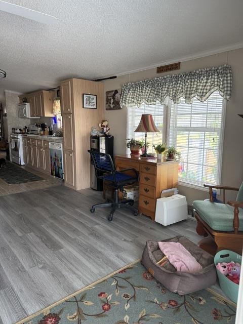 WHISPERING CREEK - Residential