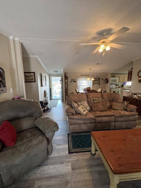 WHISPERING CREEK - Residential
