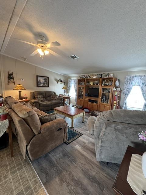 WHISPERING CREEK - Residential