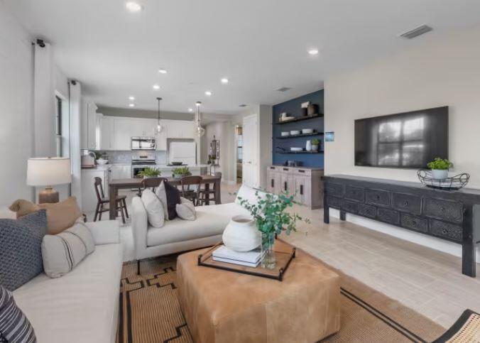 COSTA POINTE - Residential