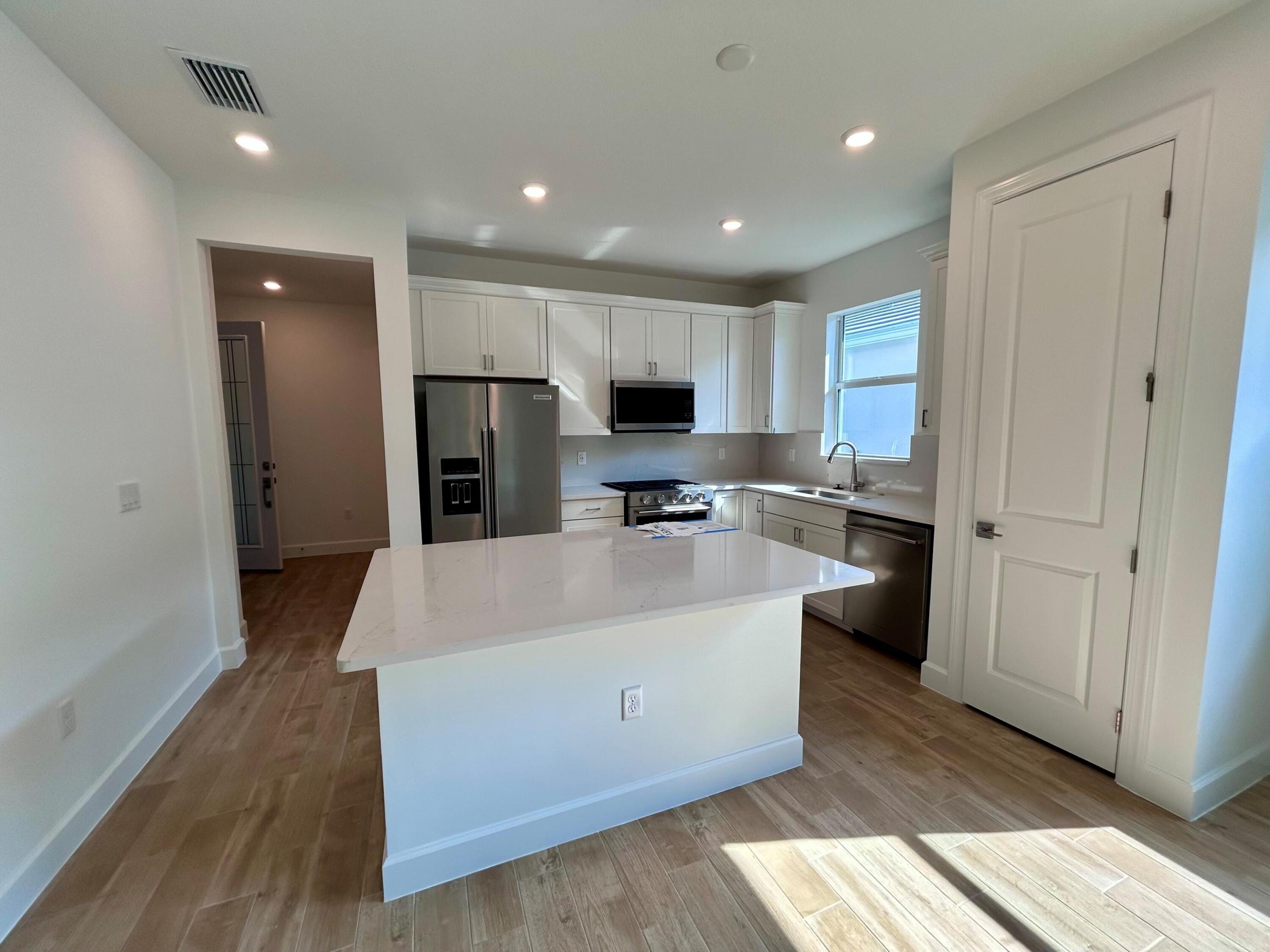 COSTA POINTE - Residential