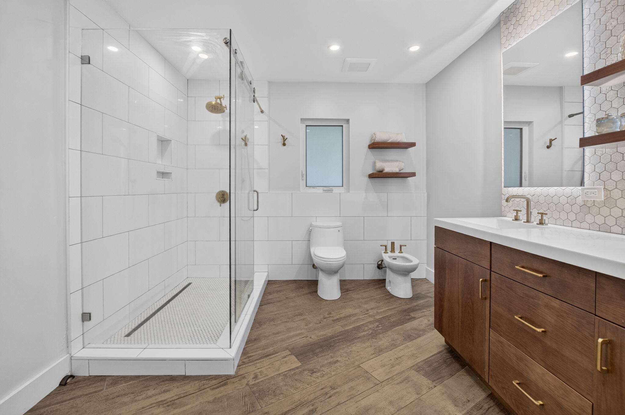 LAKE SHORE ESTATES - Residential