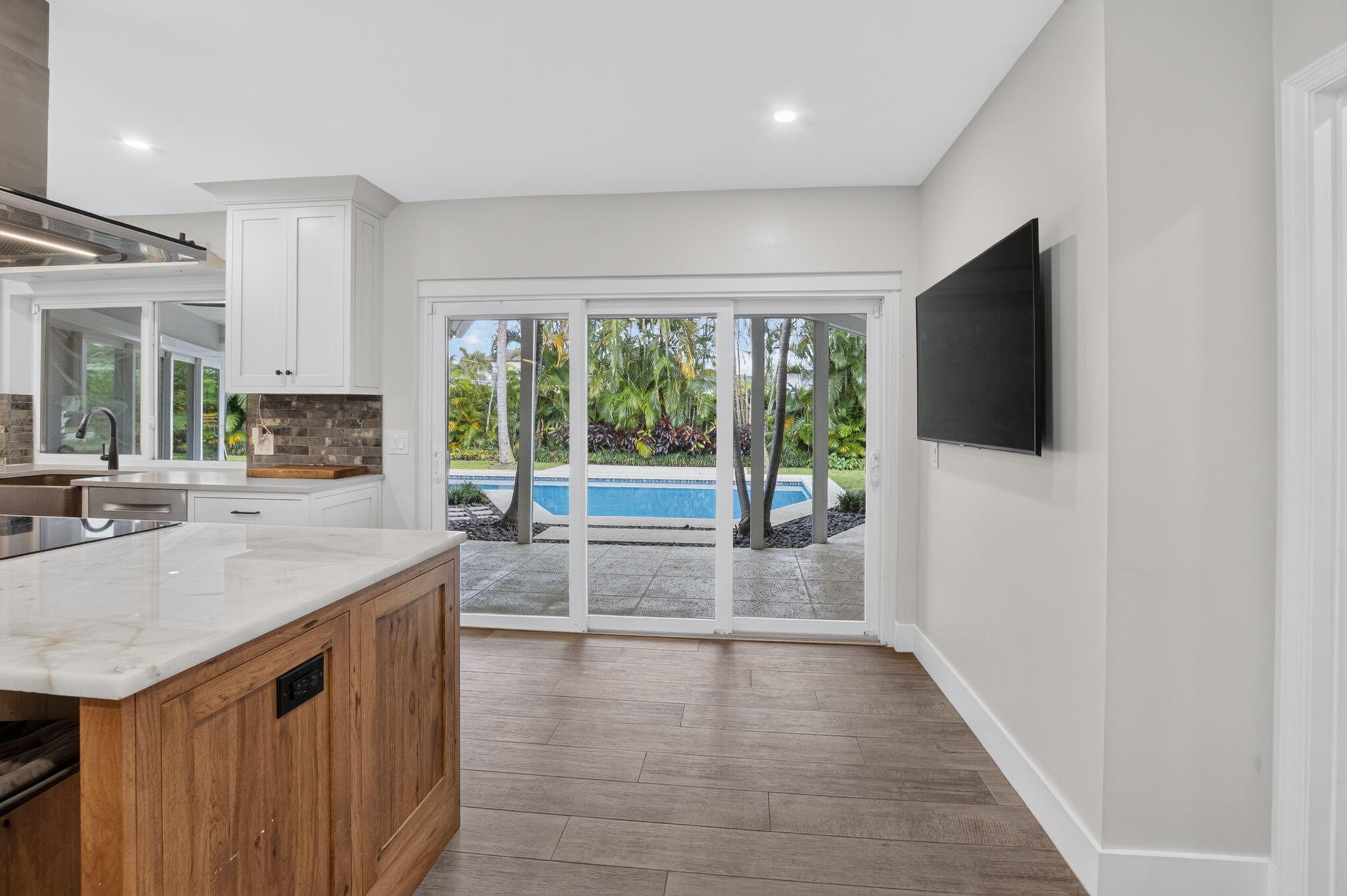 LAKE SHORE ESTATES - Residential