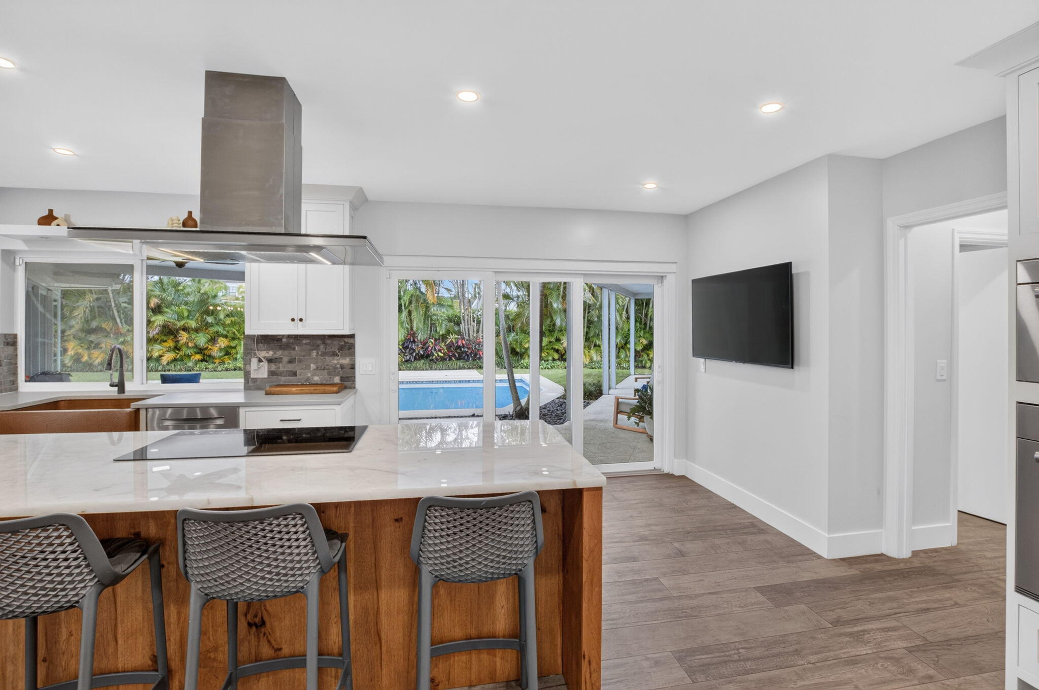 LAKE SHORE ESTATES - Residential