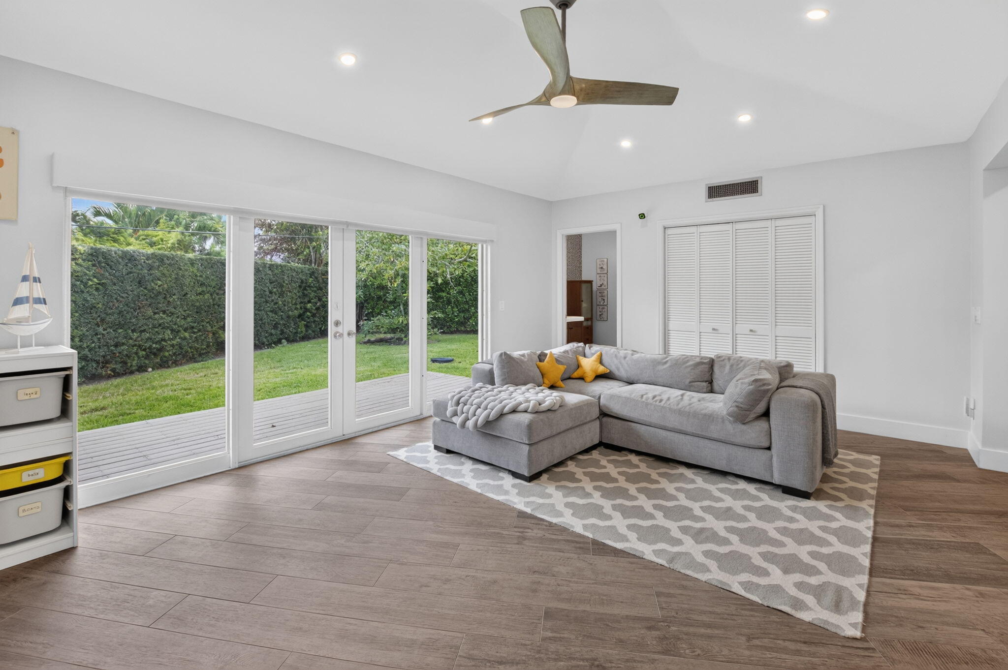 LAKE SHORE ESTATES - Residential