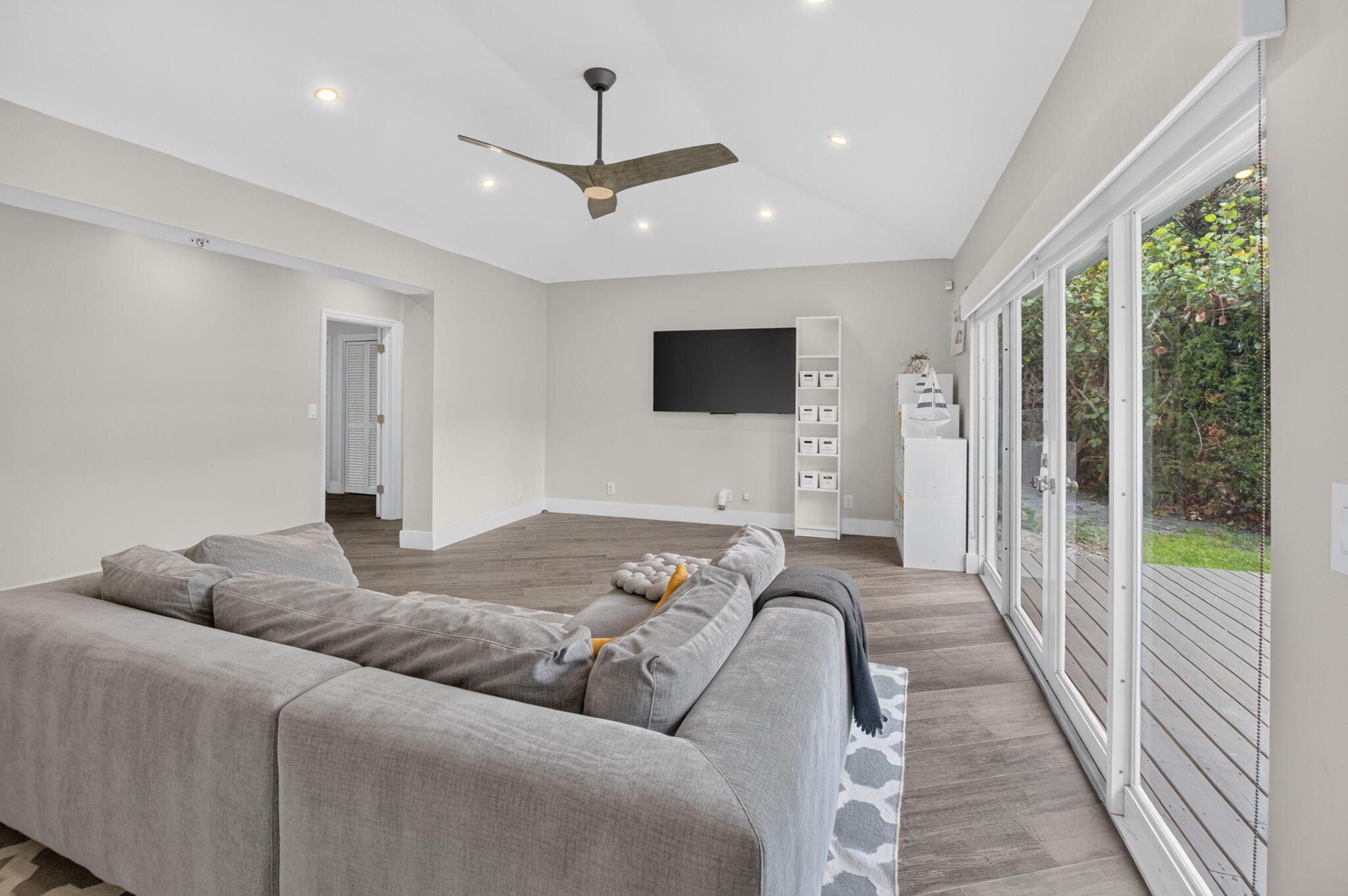 LAKE SHORE ESTATES - Residential