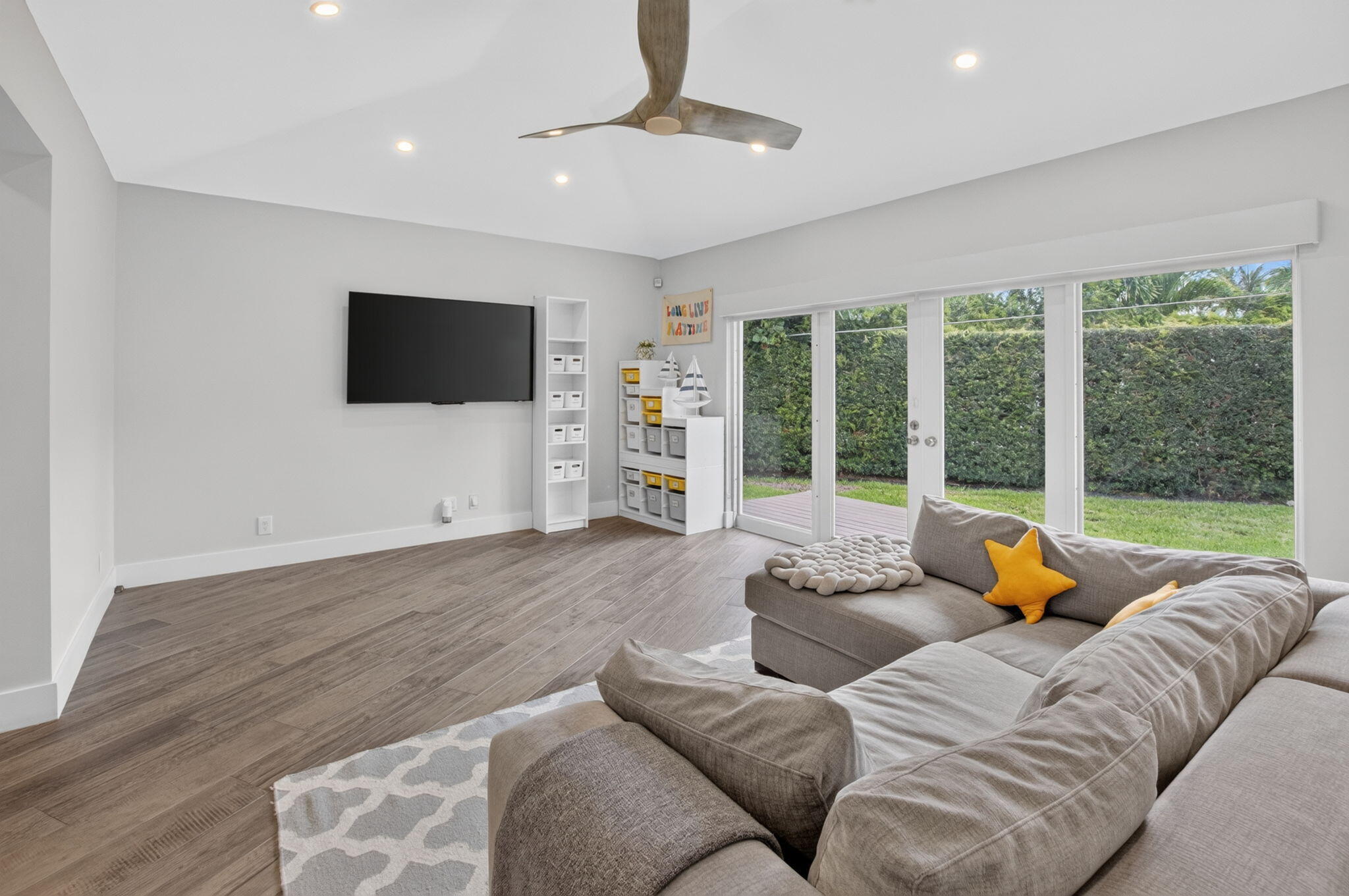 LAKE SHORE ESTATES - Residential