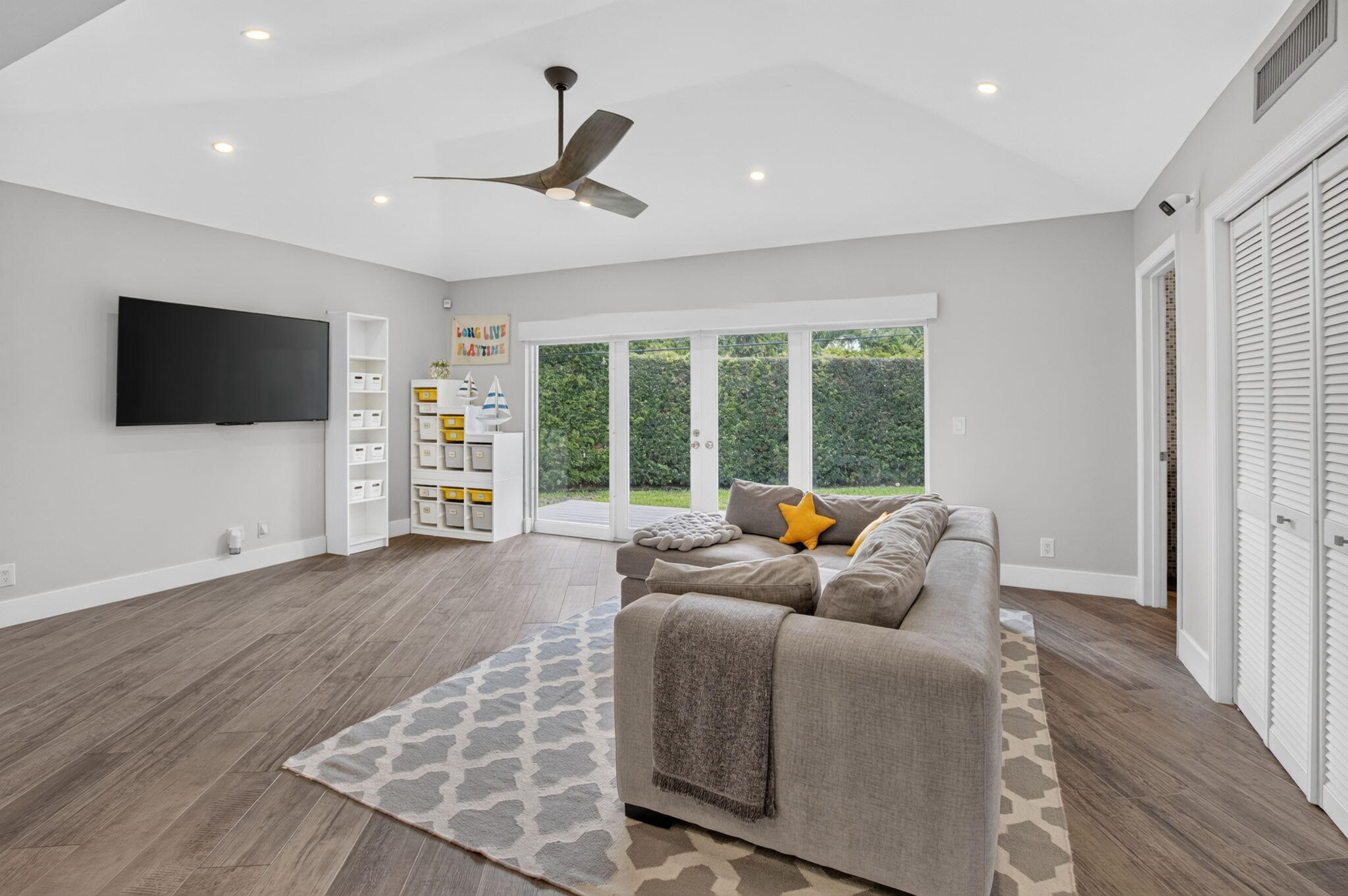 LAKE SHORE ESTATES - Residential