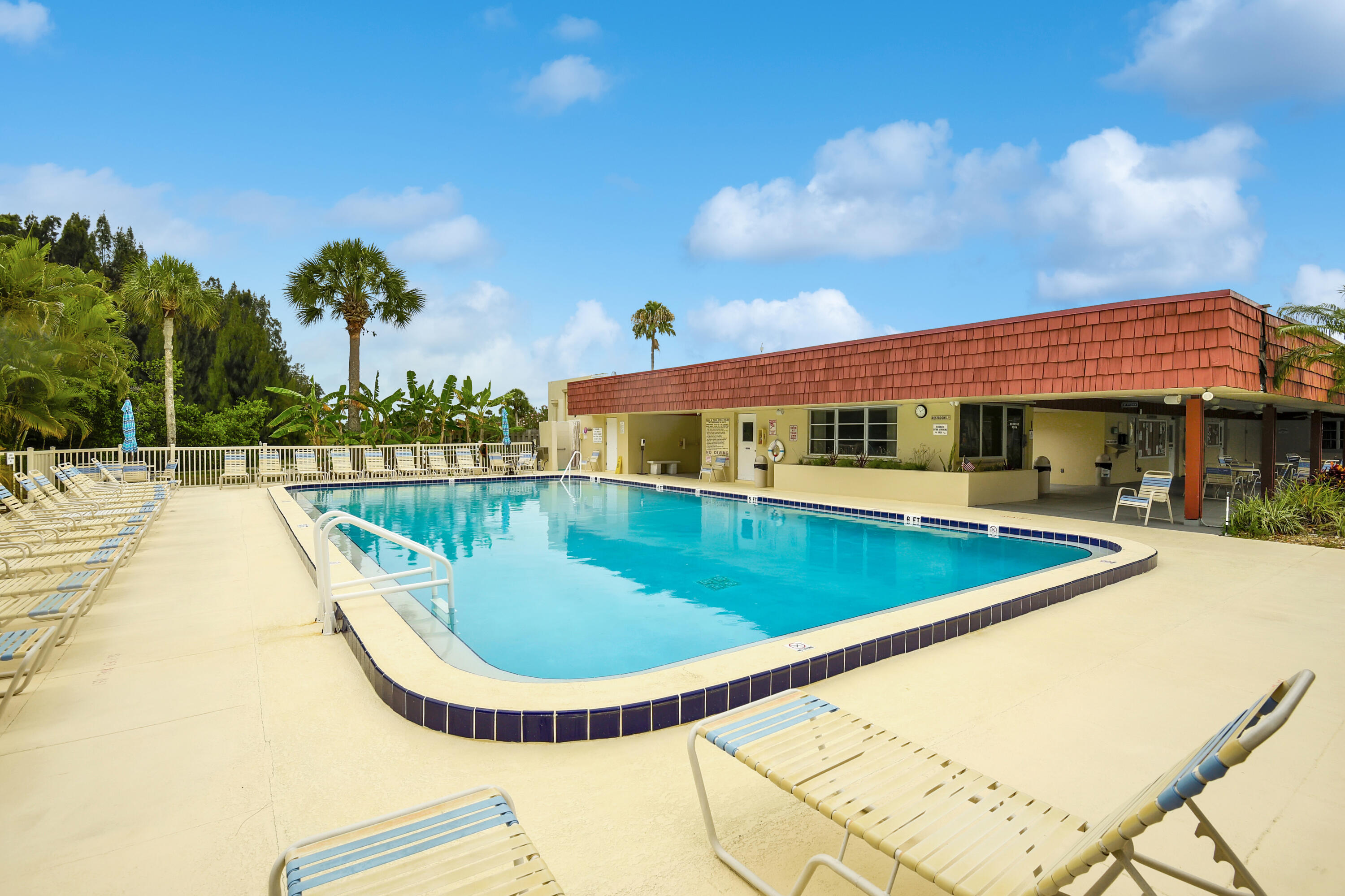 VISTA ROYALE PHASE IV BLDGS 83-111 - Residential