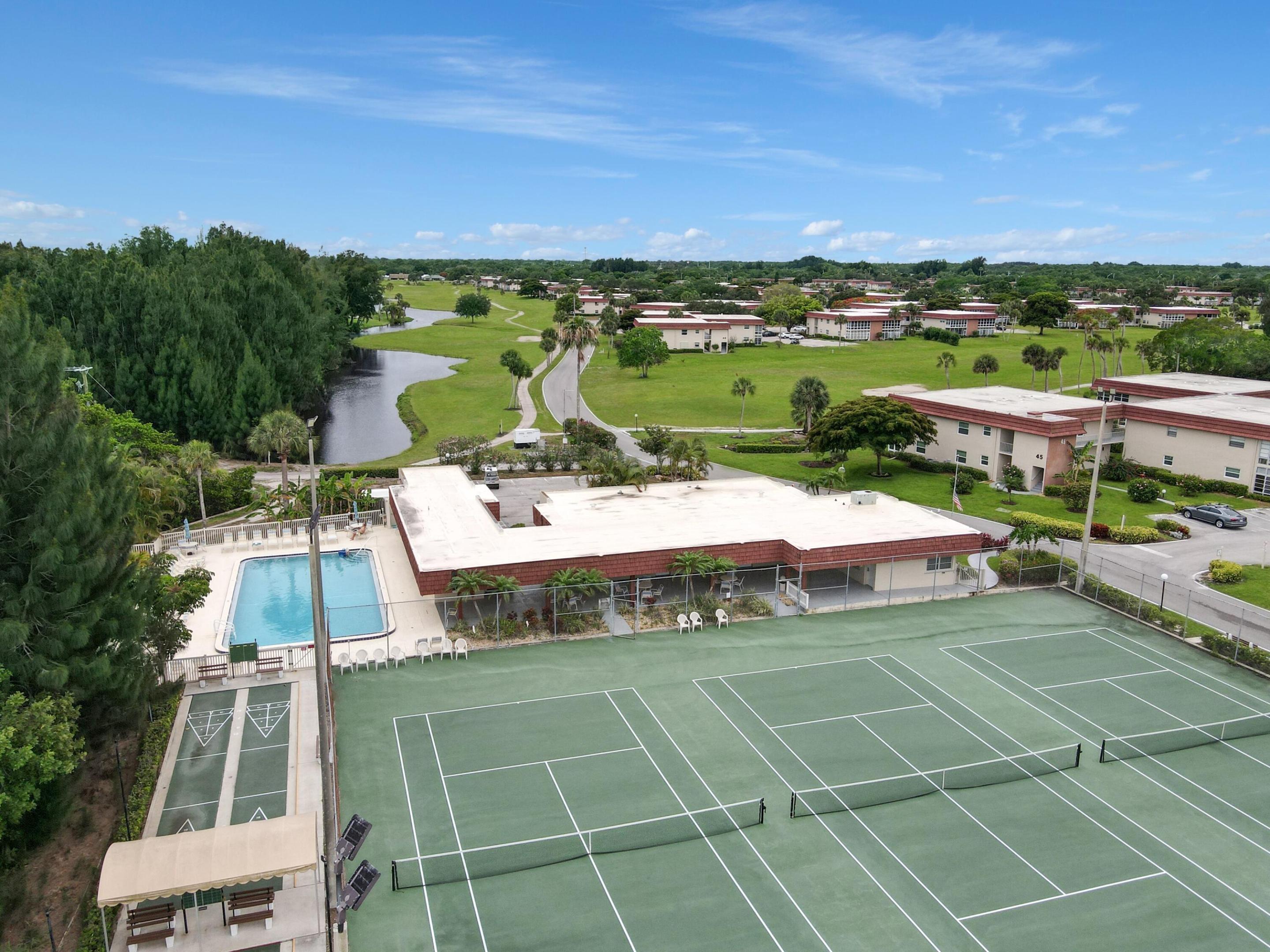 VISTA ROYALE PHASE IV BLDGS 83-111 - Residential