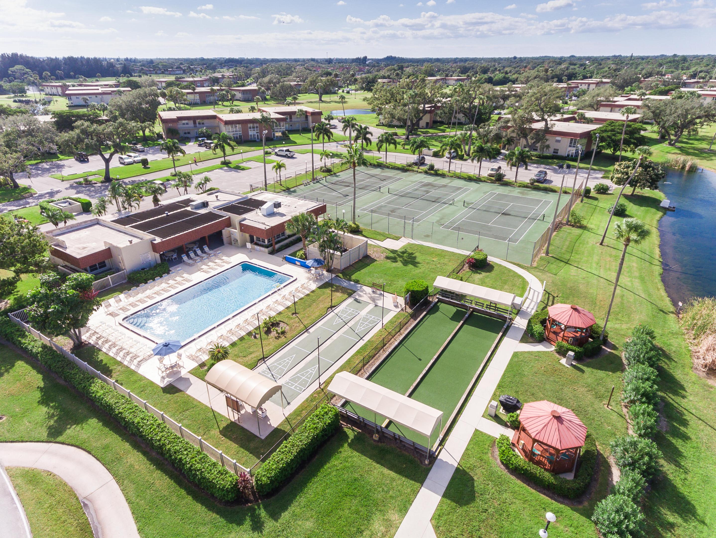 VISTA ROYALE PHASE IV BLDGS 83-111 - Residential