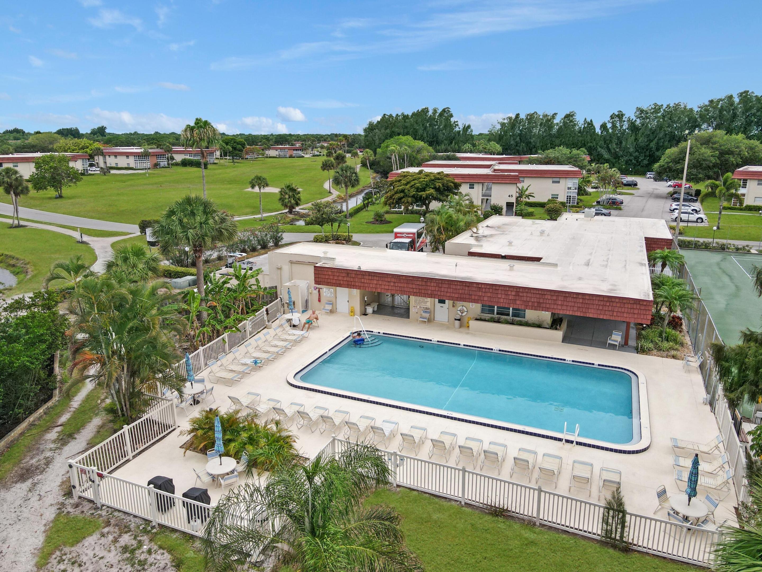 VISTA ROYALE PHASE IV BLDGS 83-111 - Residential