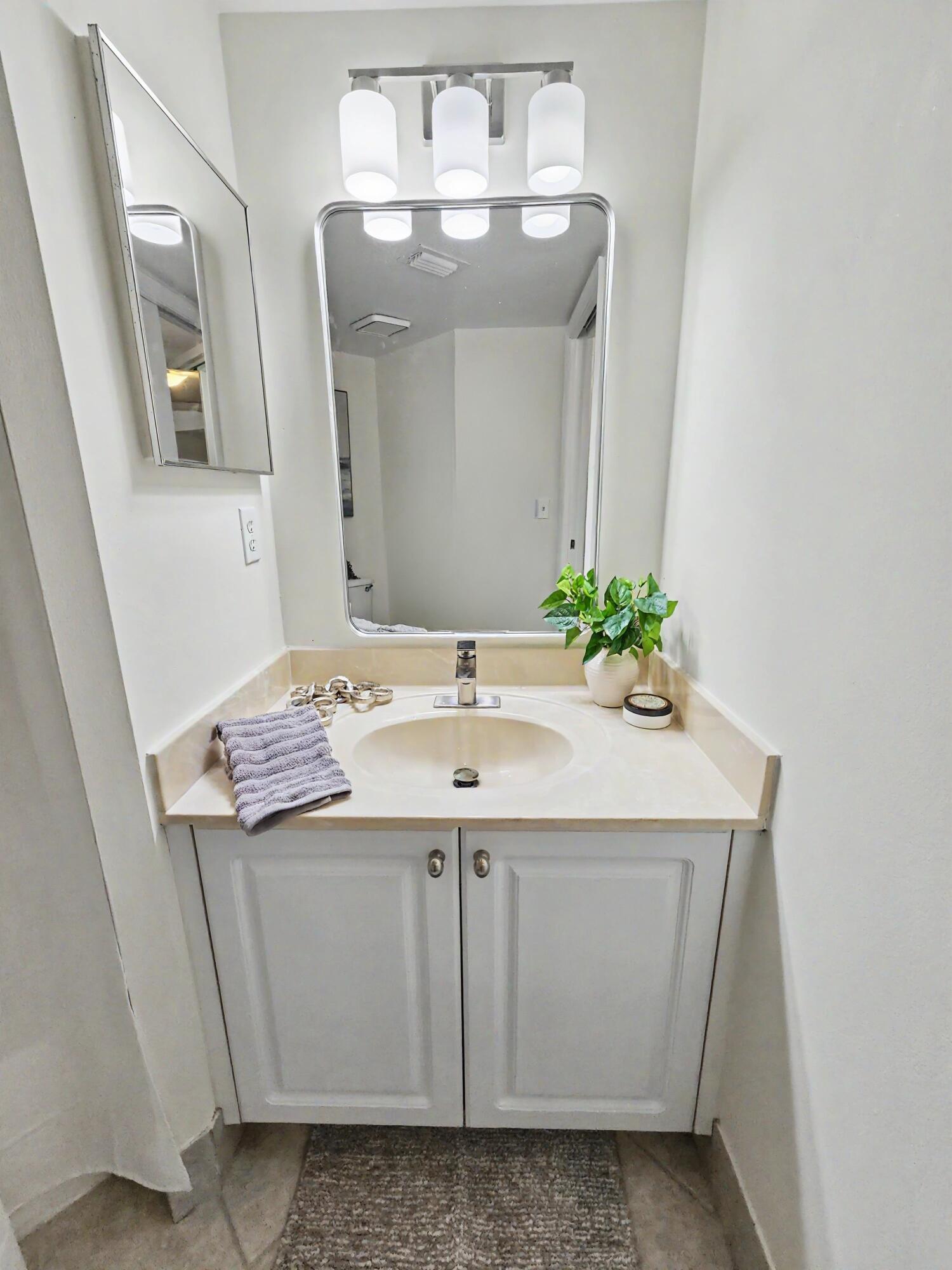 GRAND VIEW AT CRESTWOOD CONDO - Residential