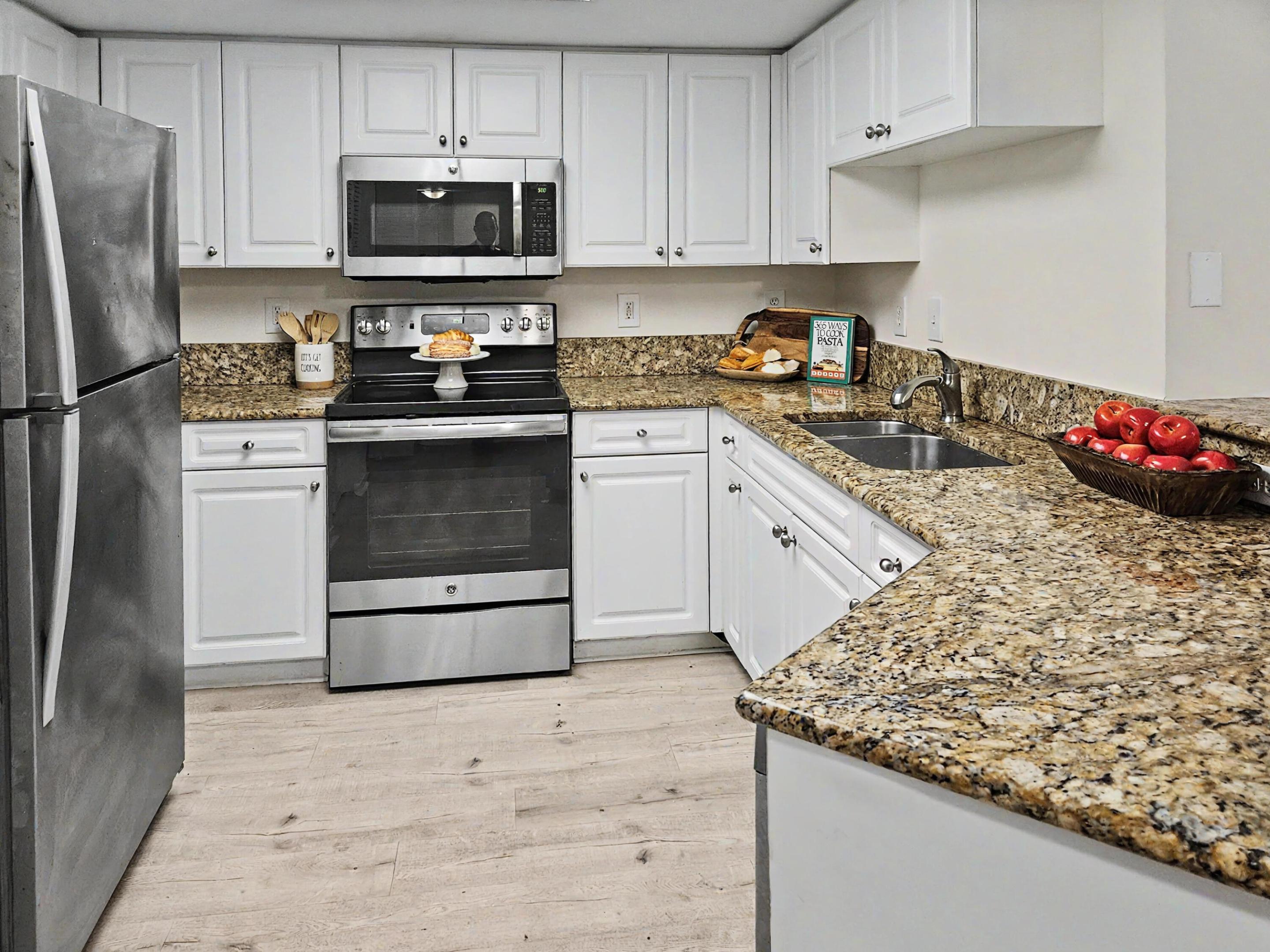 GRAND VIEW AT CRESTWOOD CONDO - Residential