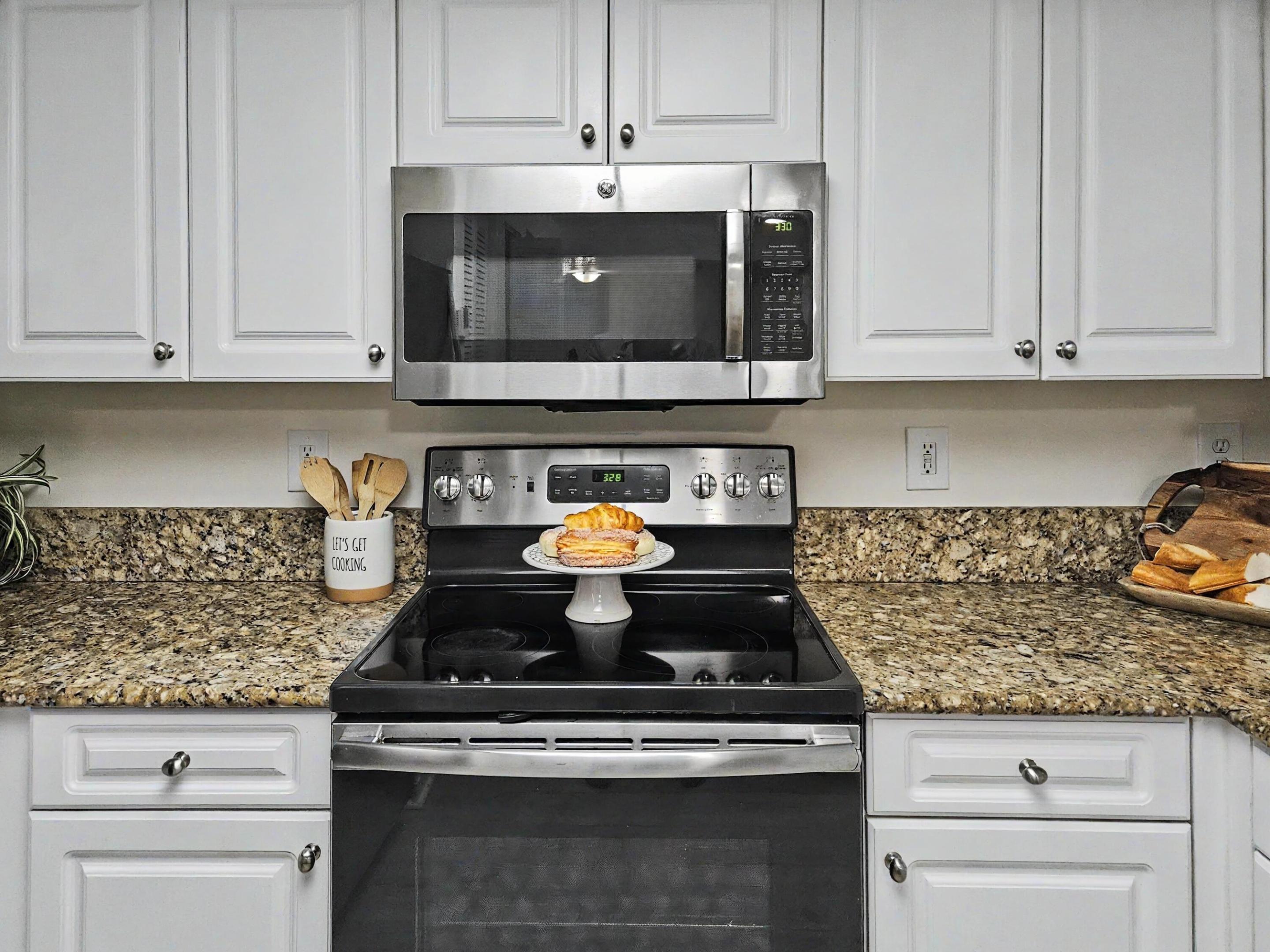 GRAND VIEW AT CRESTWOOD CONDO - Residential