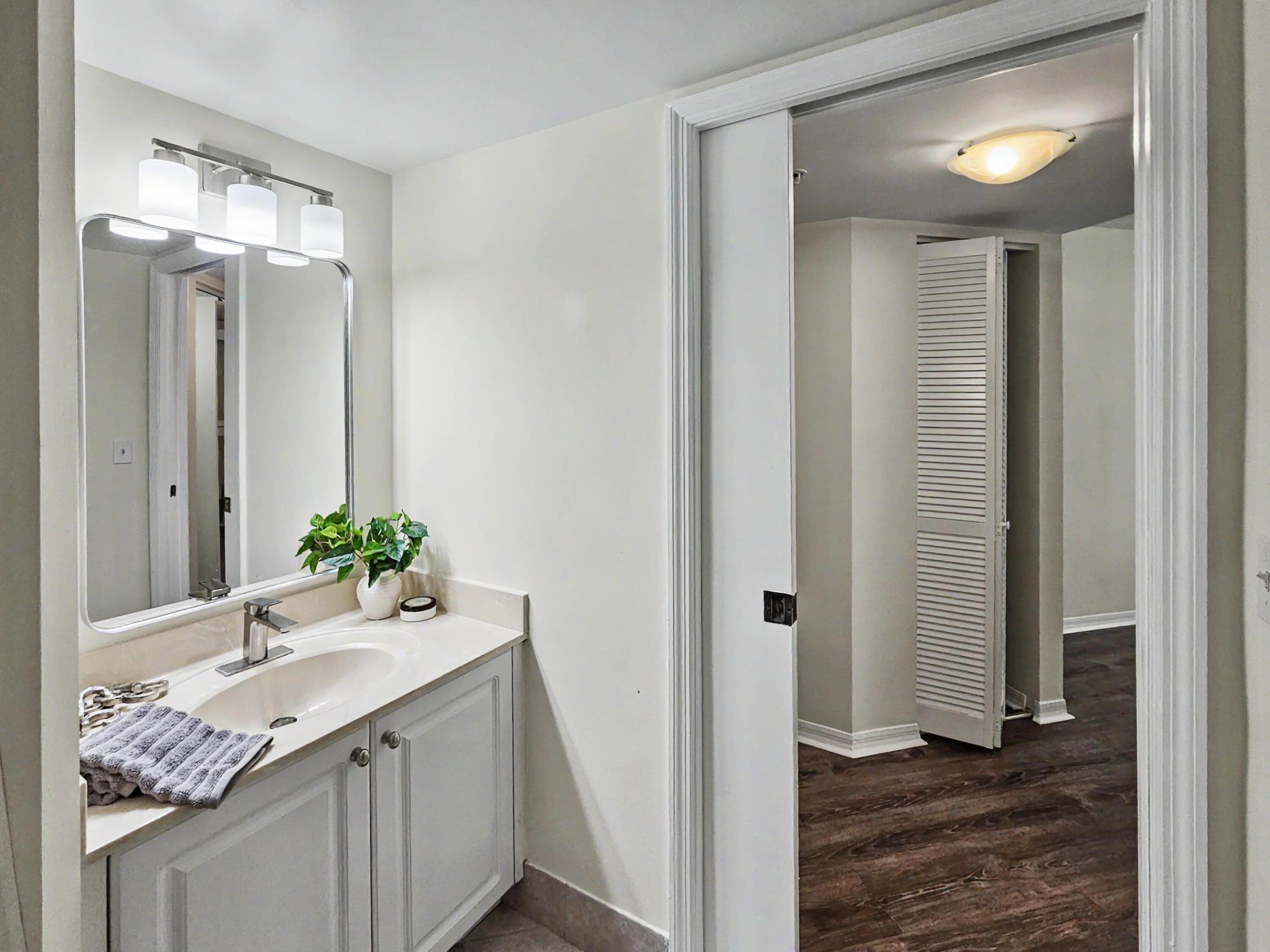 GRAND VIEW AT CRESTWOOD CONDO - Residential