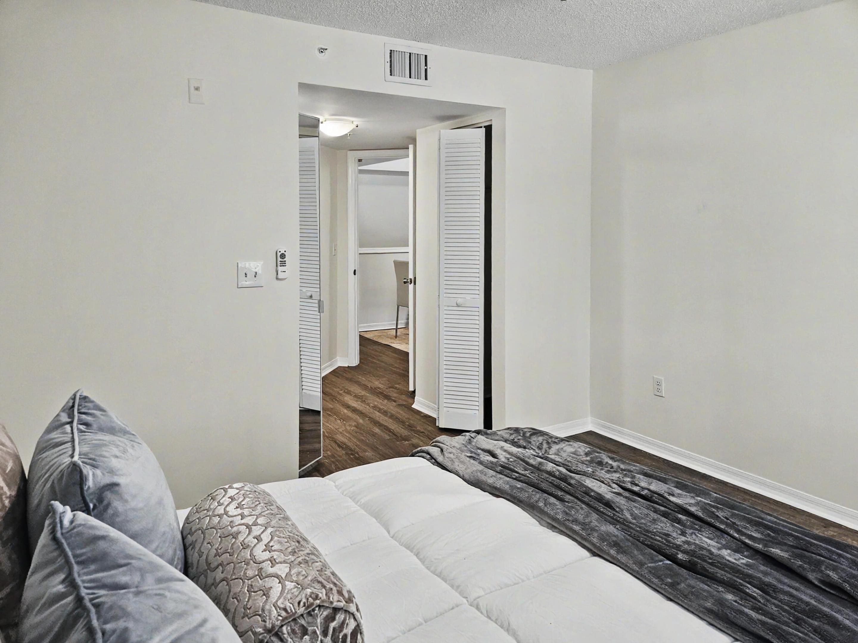 GRAND VIEW AT CRESTWOOD CONDO - Residential