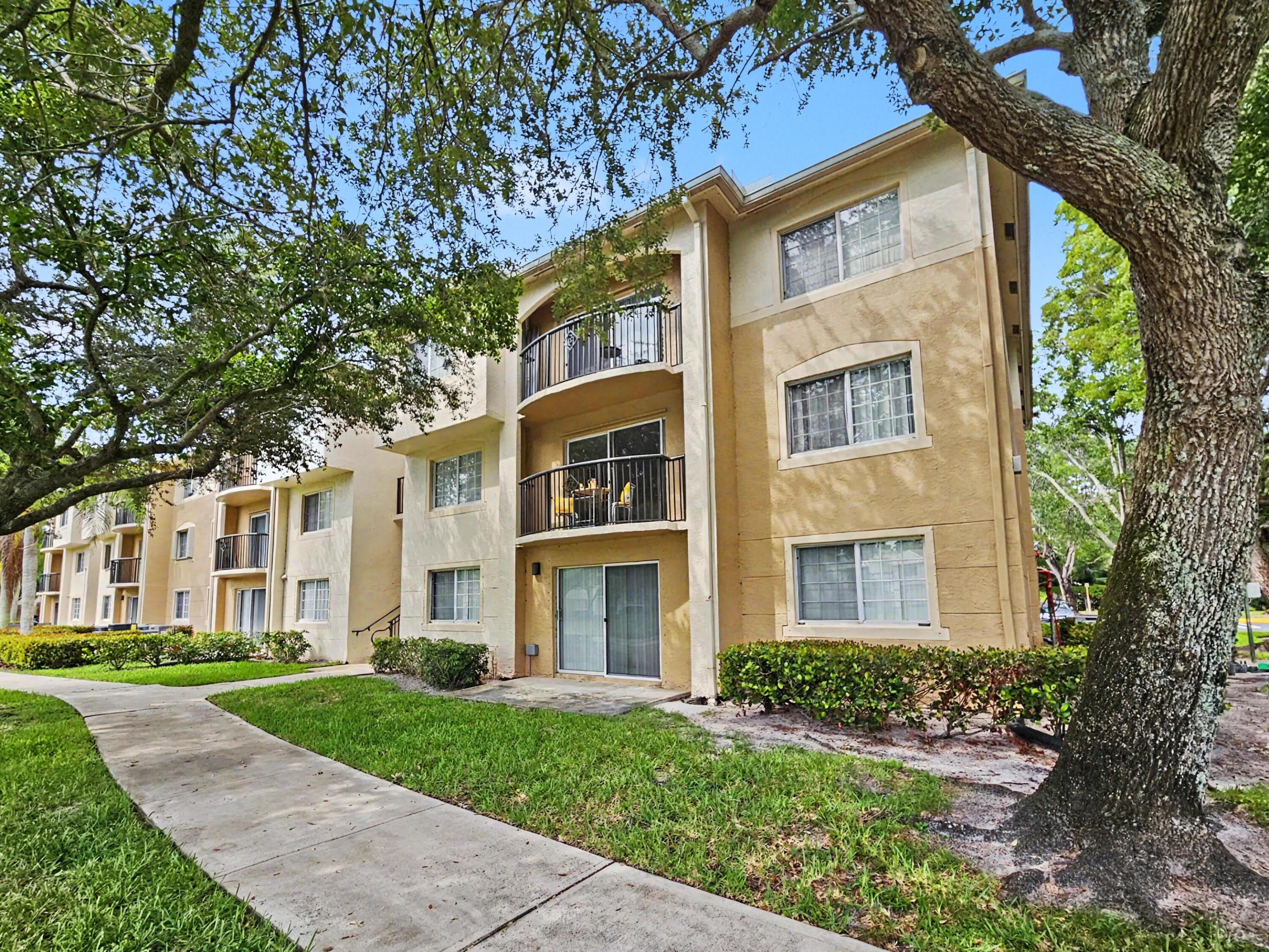 GRAND VIEW AT CRESTWOOD CONDO - Residential