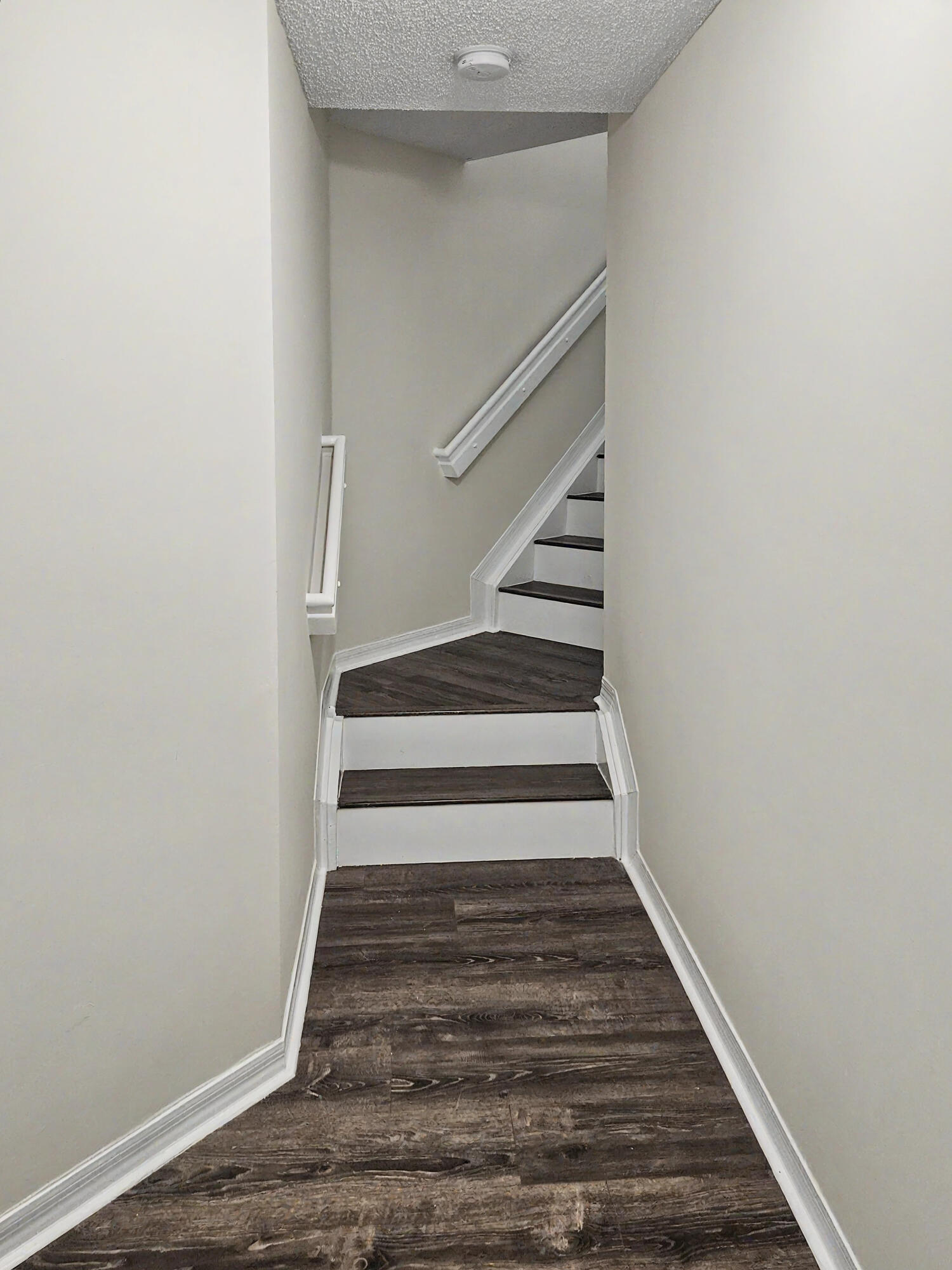 GRAND VIEW AT CRESTWOOD CONDO - Residential