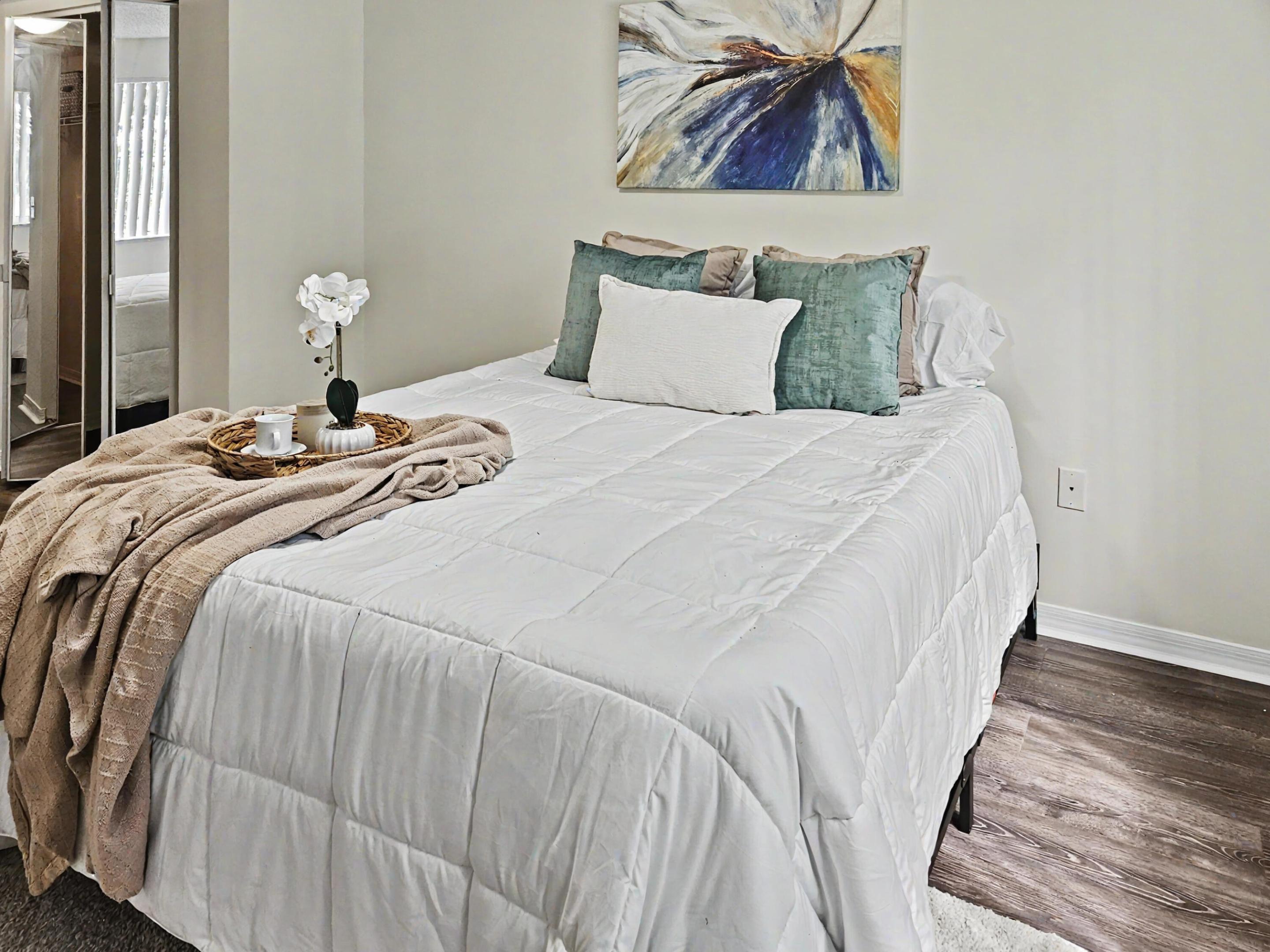 GRAND VIEW AT CRESTWOOD CONDO - Residential