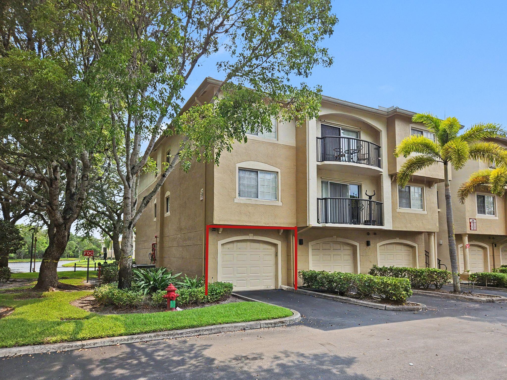 GRAND VIEW AT CRESTWOOD CONDO - Residential