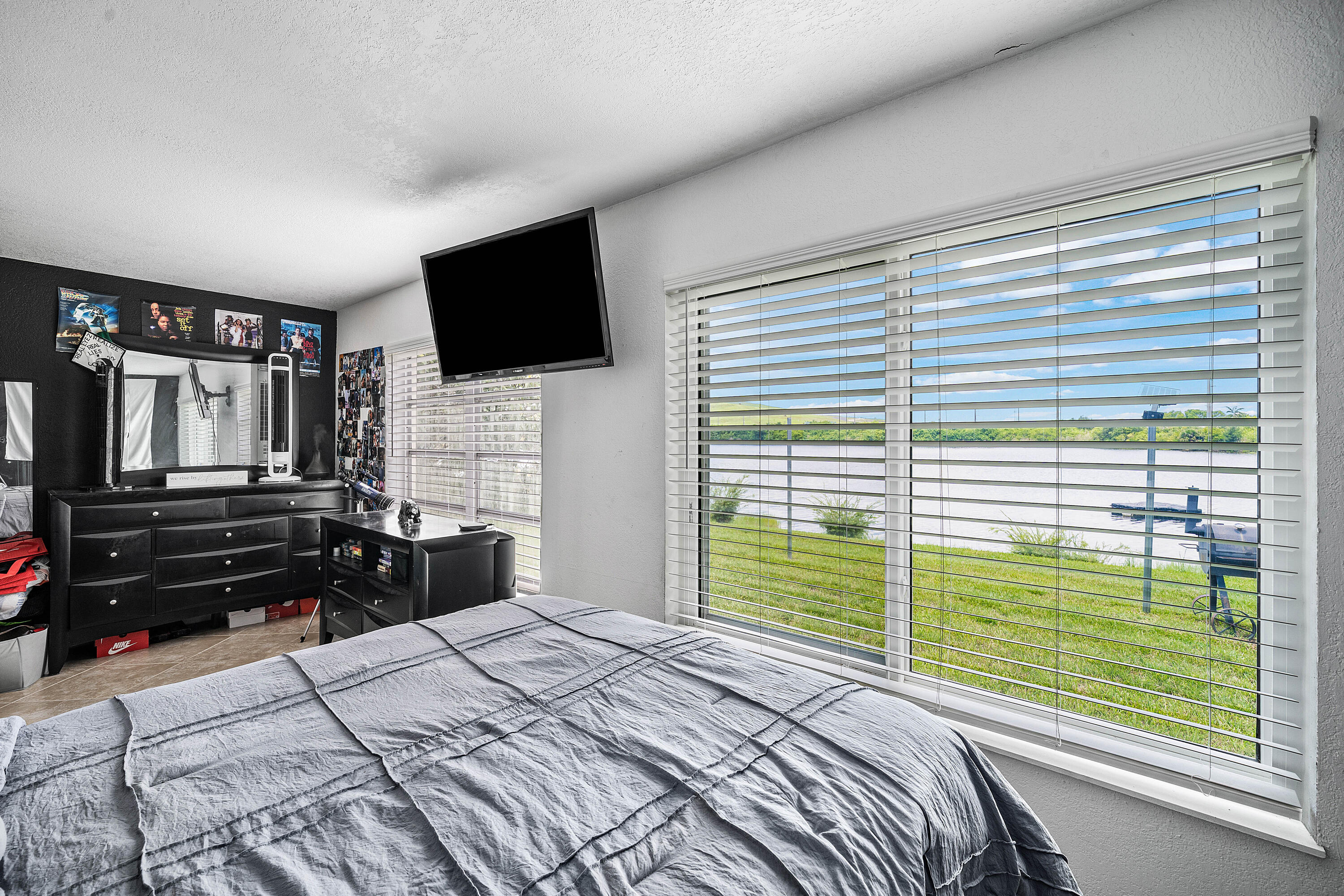 CRYSTAL LAKE 4TH SEC - Residential