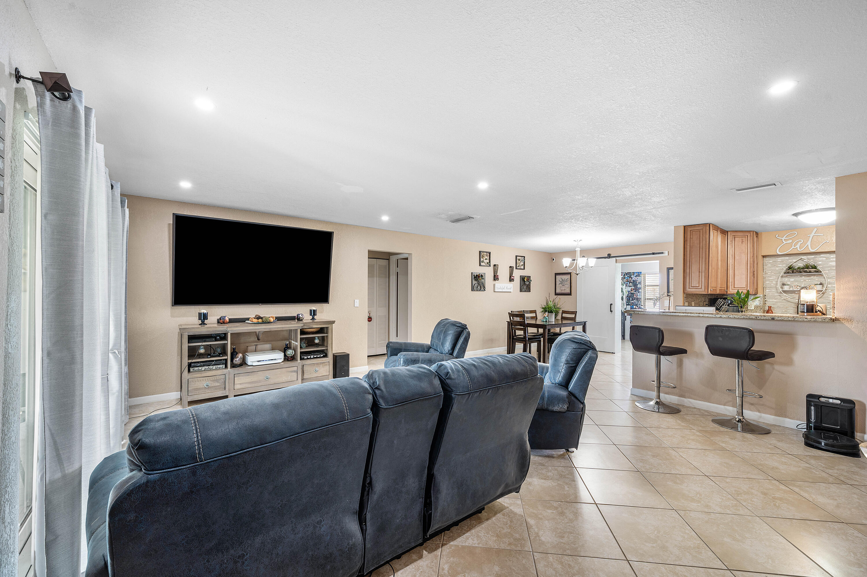 CRYSTAL LAKE 4TH SEC - Residential