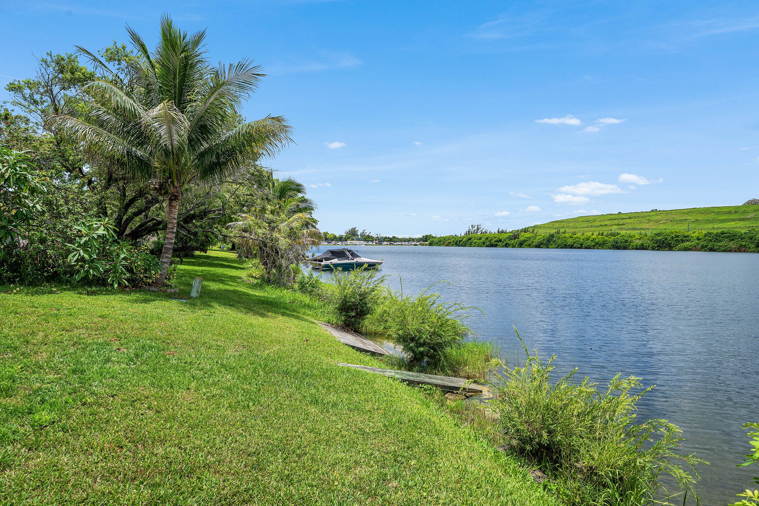 CRYSTAL LAKE 4TH SEC - Residential