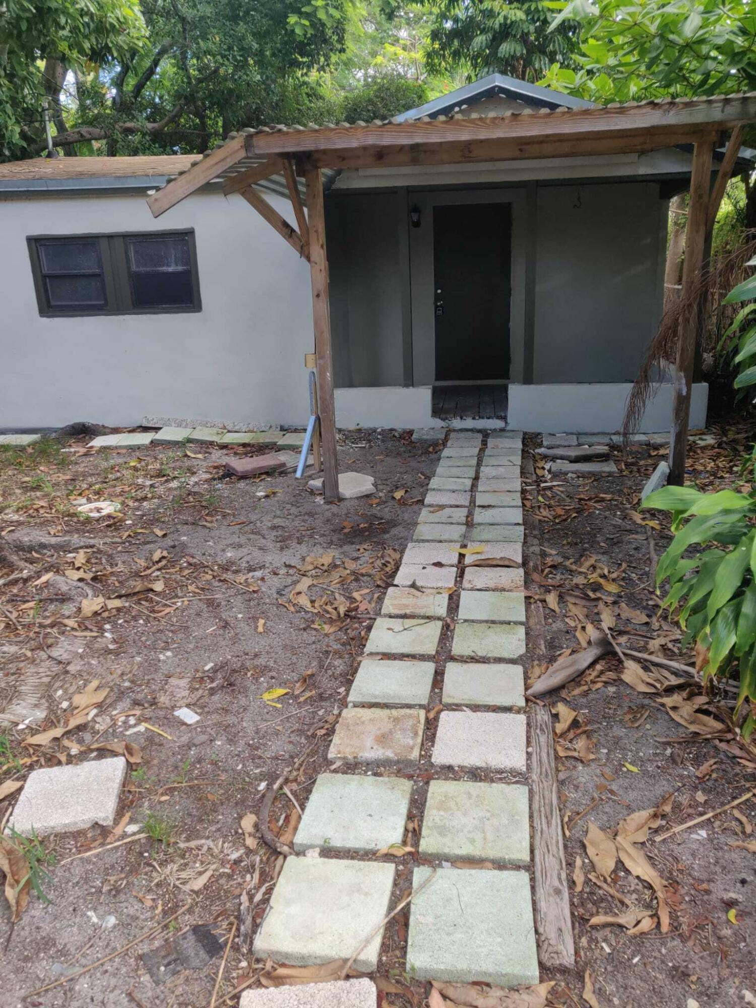 DANIA HEIGHTS EXT - Residential Lease
