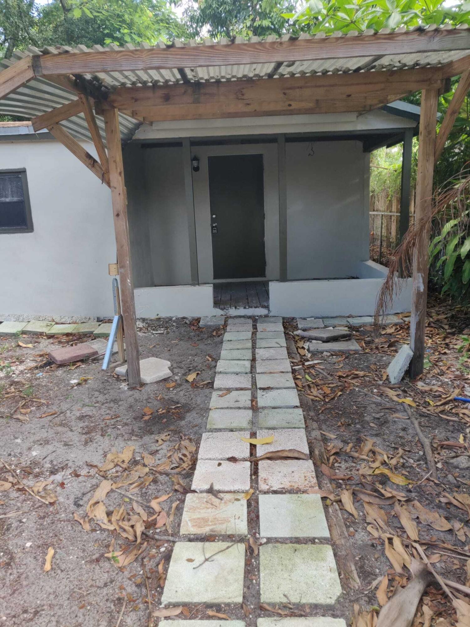 DANIA HEIGHTS EXT - Residential Lease