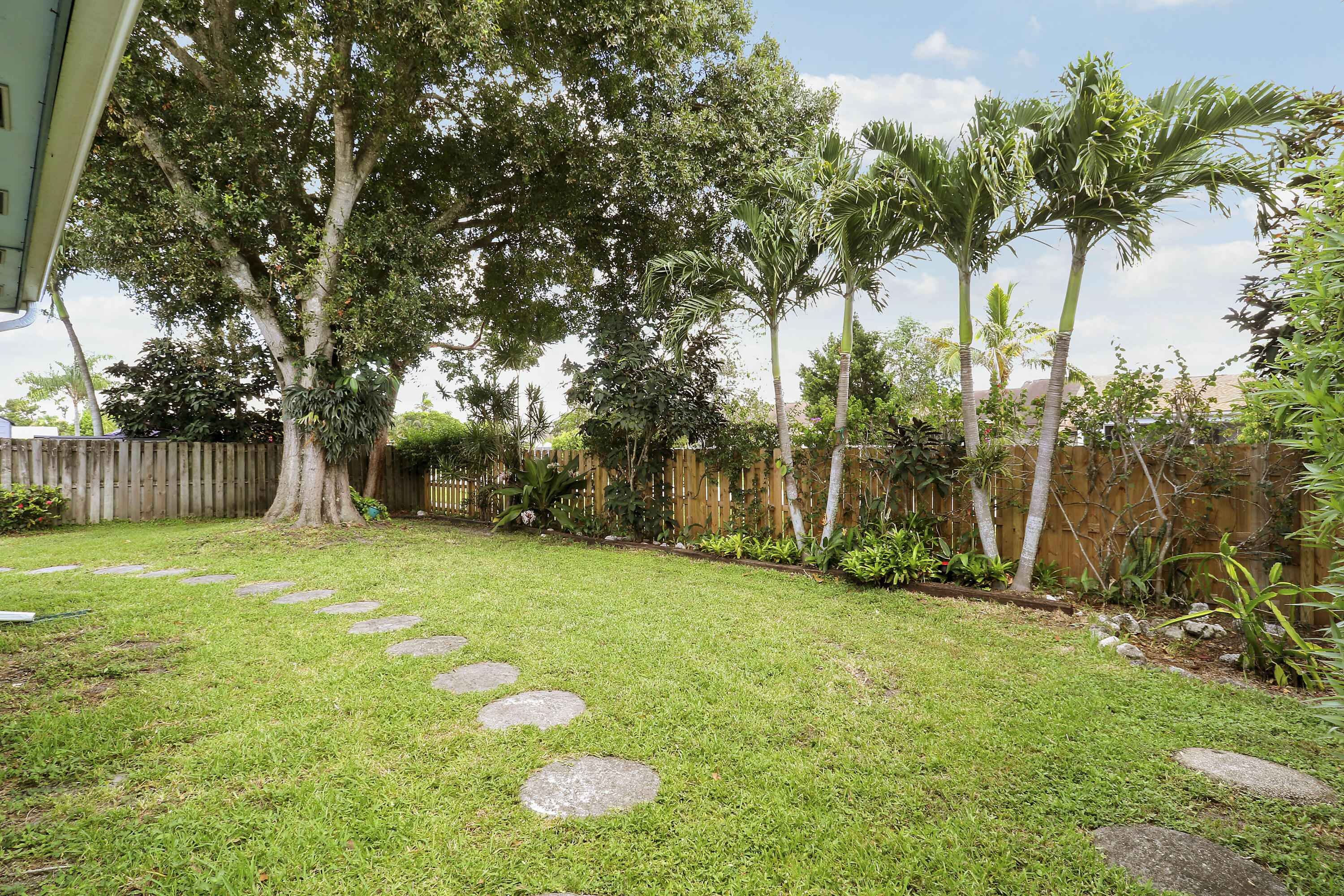 JUPITER VILLAGE PH III - Residential