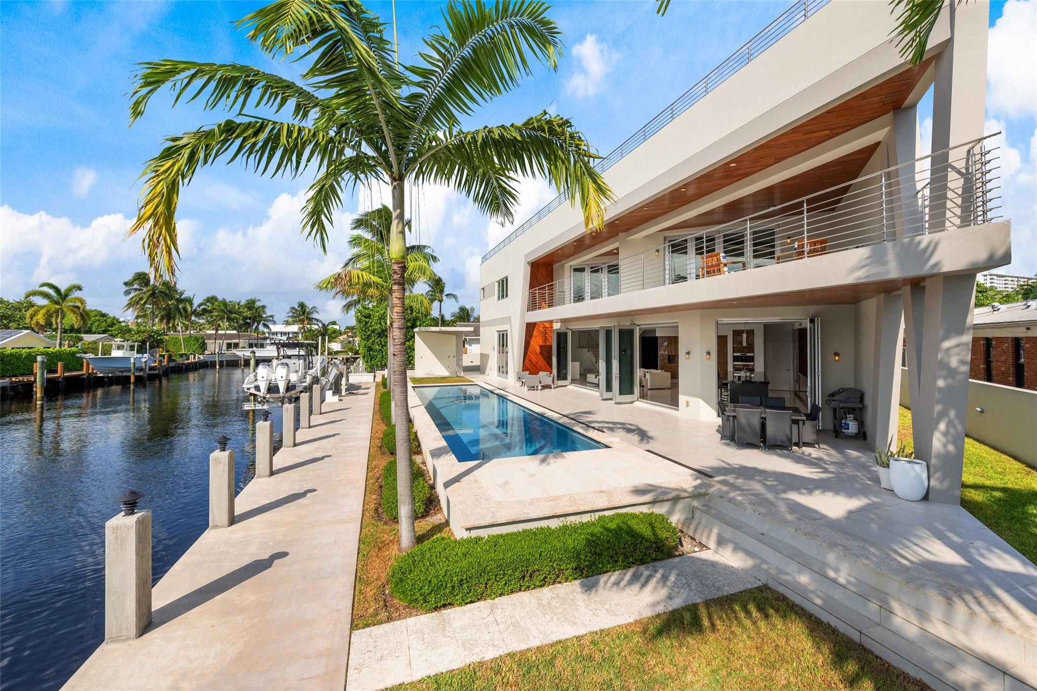 BERMUDA RIVIERA | GALT OCEAN - Residential
