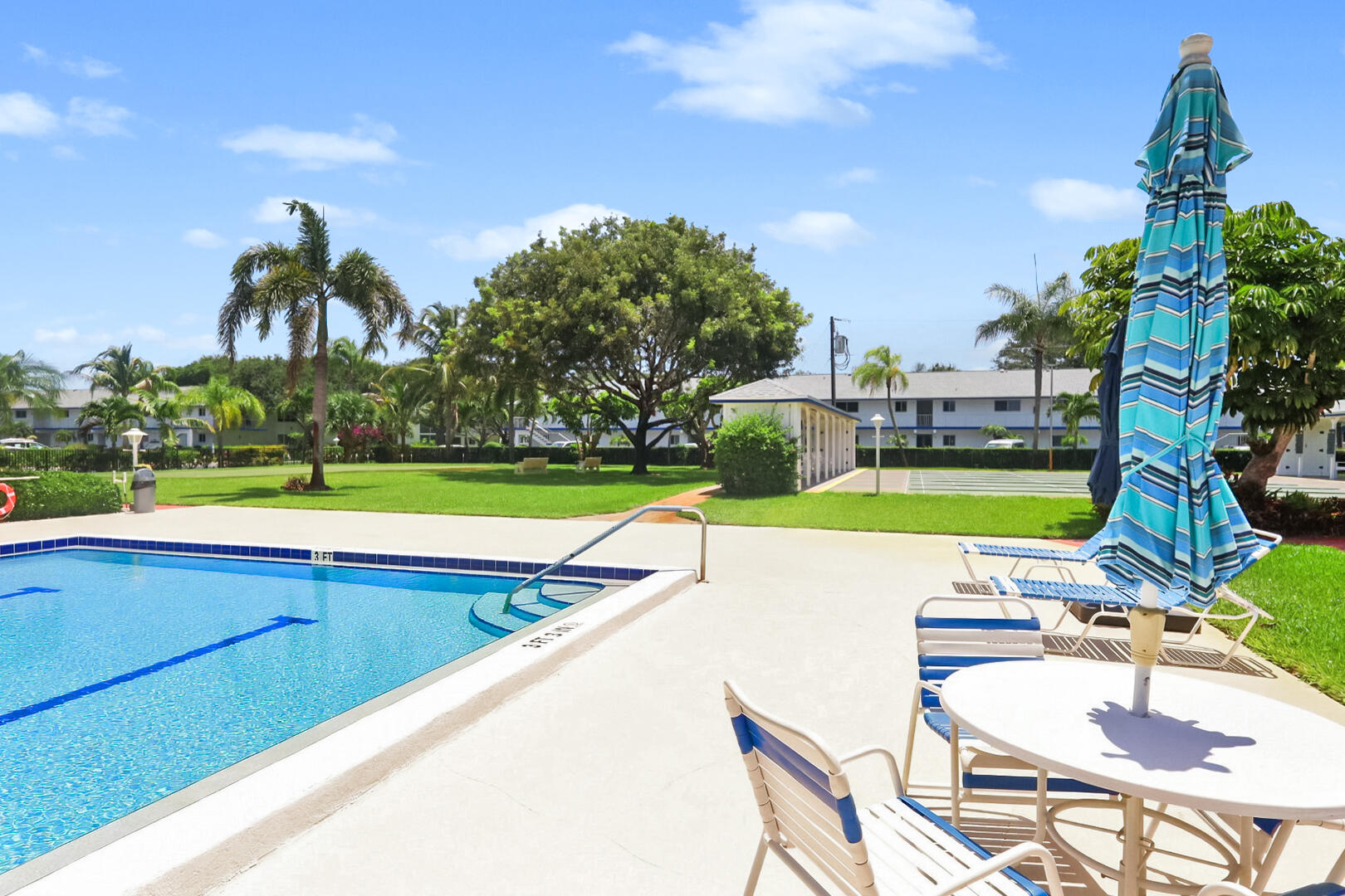 TEQUESTA GARDEN CONDO 8 - Residential